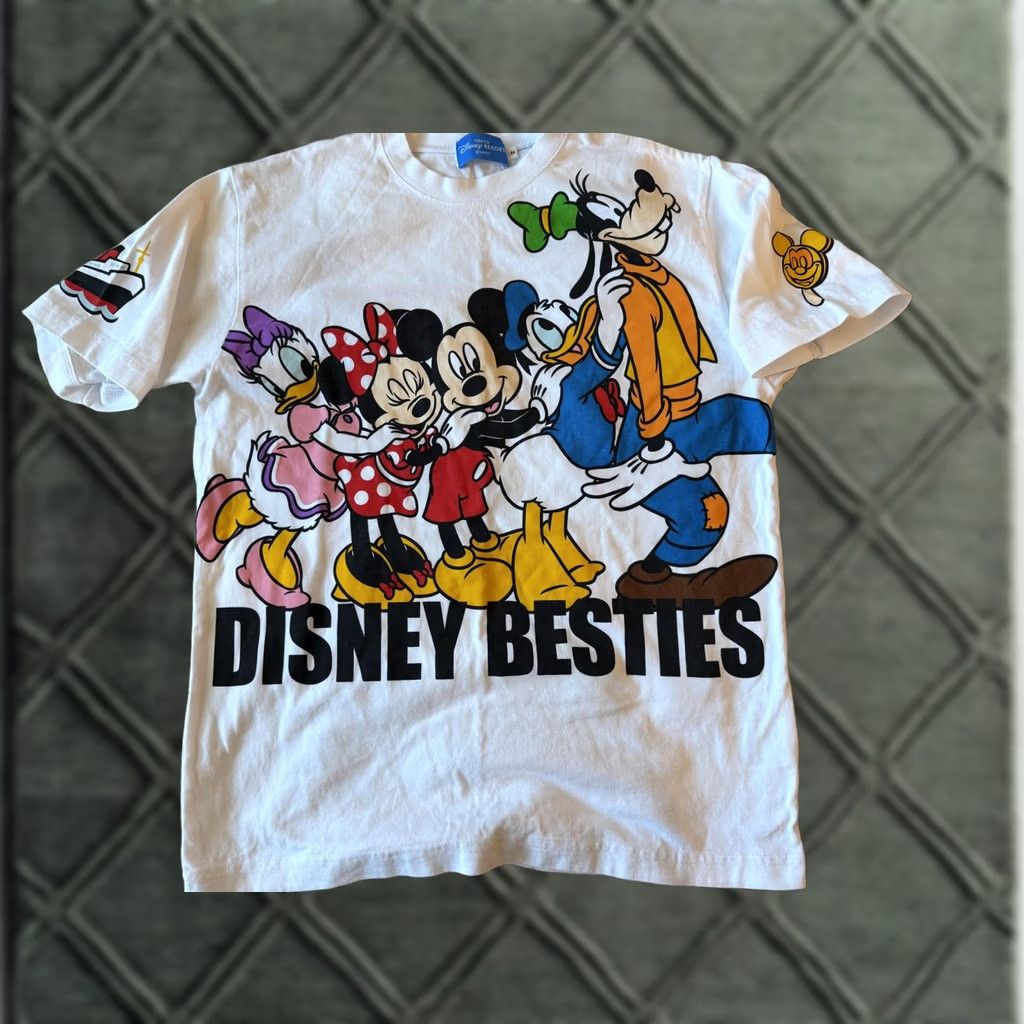 Disney VINTAGE? No Size US M / EU 48-50 / 2 - 1 Thumbnail
