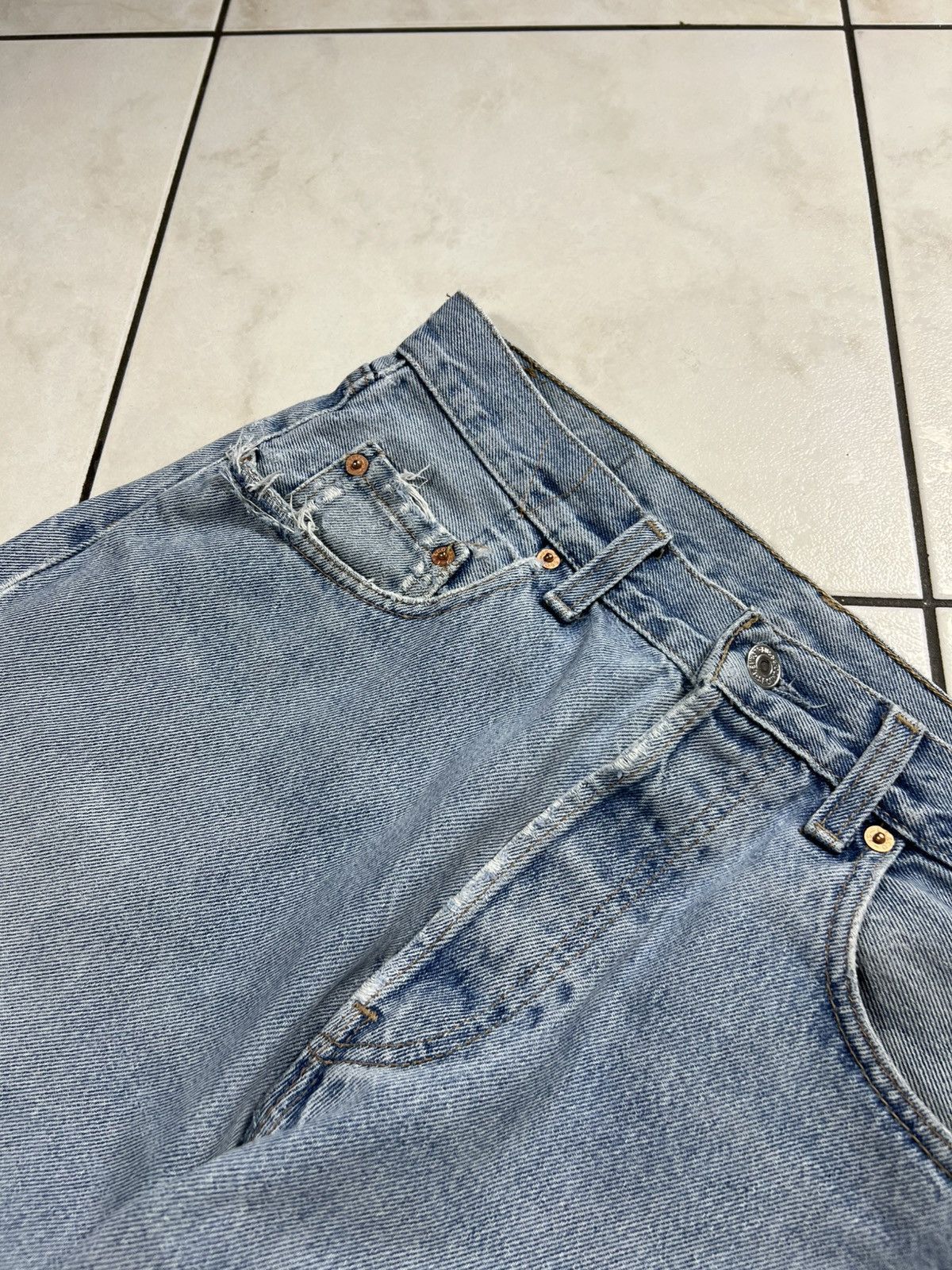 Levi's Vintage 90s Levi’s 518 light blue washed distressed jeans Size US 33 - 10 Thumbnail