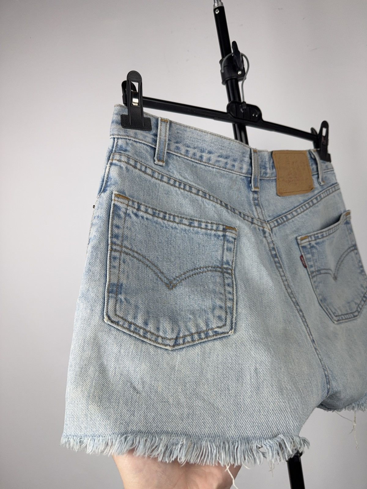 Levi's Vintage Clothing 90s Distressed Levi’s 501 Cut Off High Rise Denim Shorts Y2K Size 28" / US 6 / IT 42 - 7 Thumbnail