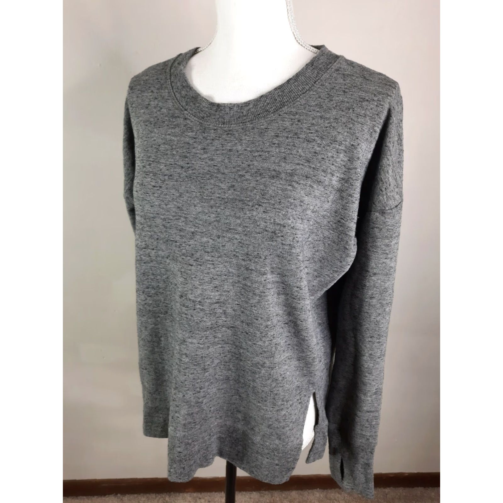 Athleta Athleta Crewneck Sweatshirt Women Size S Heather Gray L3S Size S / US 4 / IT 40 - 3 Thumbnail