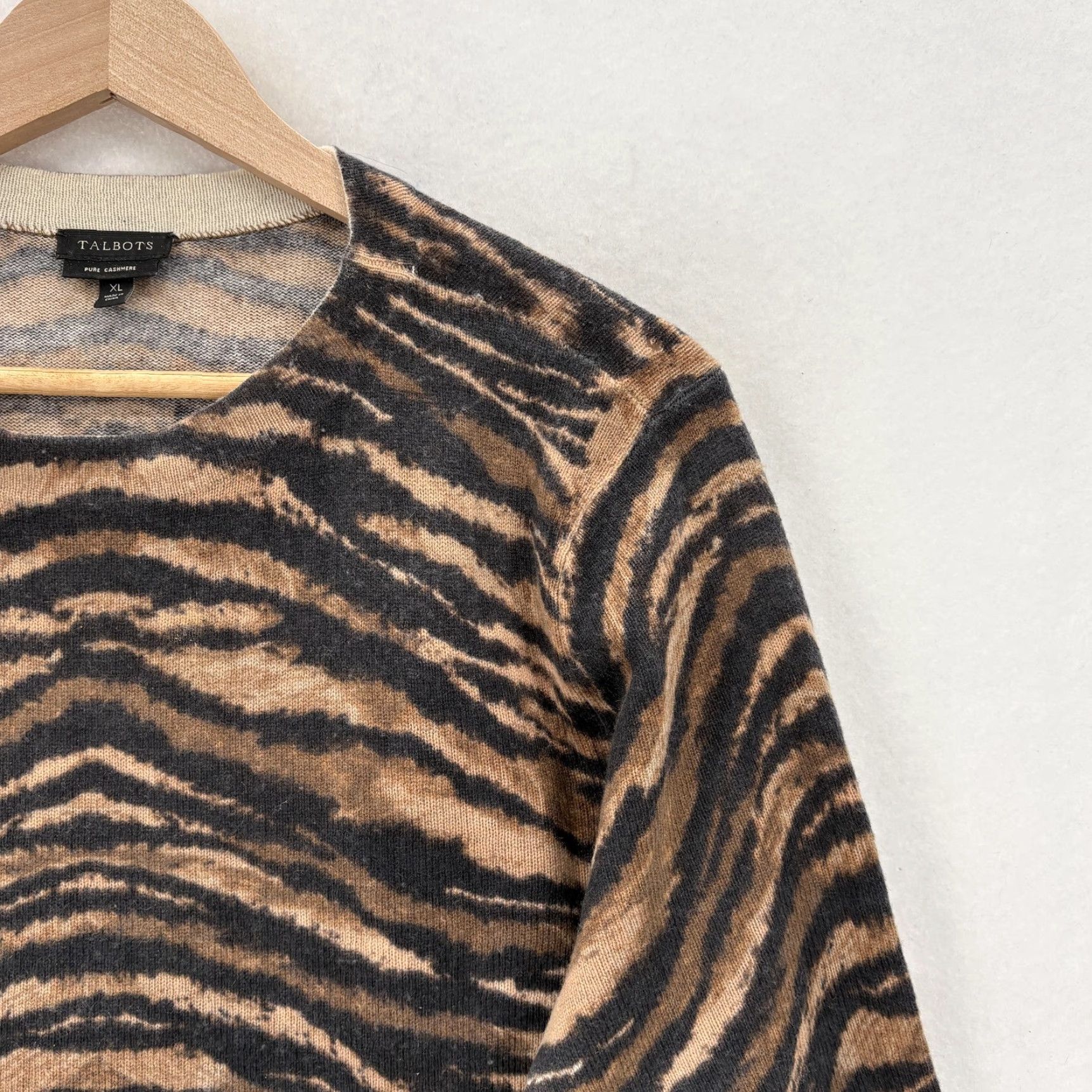 Talbots Talbots Sweater Womens XL Brown Black Tiger Print 100% Cashmere Crew Pullover Size XL / US 12-14 / IT 48-50 - 2 Thumbnail