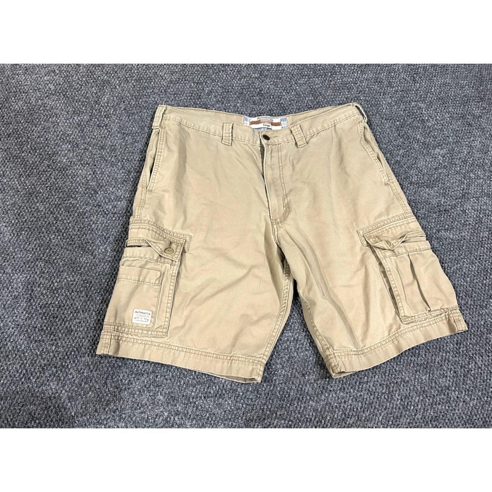 Levi's Levi's Cargo Shorts Mens 38 Khaki Cotton Casual Utility Flat Front Pockets Beige Army Inseam 10in Regular Size 38 Men Size US 38 / EU 54 - 2 Thumbnail