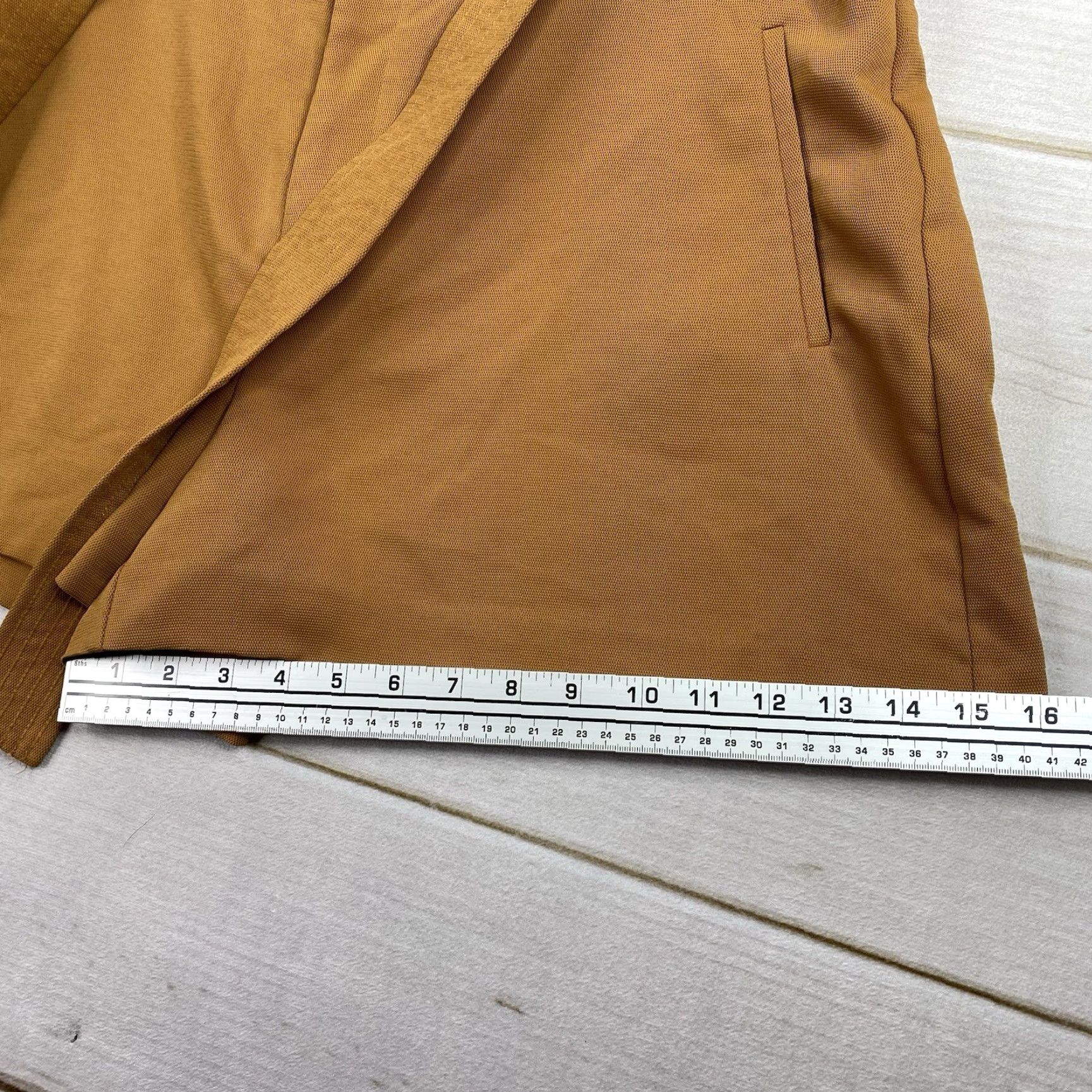 Nine West Nine West Paperbag Shorts Women XL Brown Belted High Rise Solid Linen? Polyester? (Please verify) Size 40" / US 18 - 6 Thumbnail