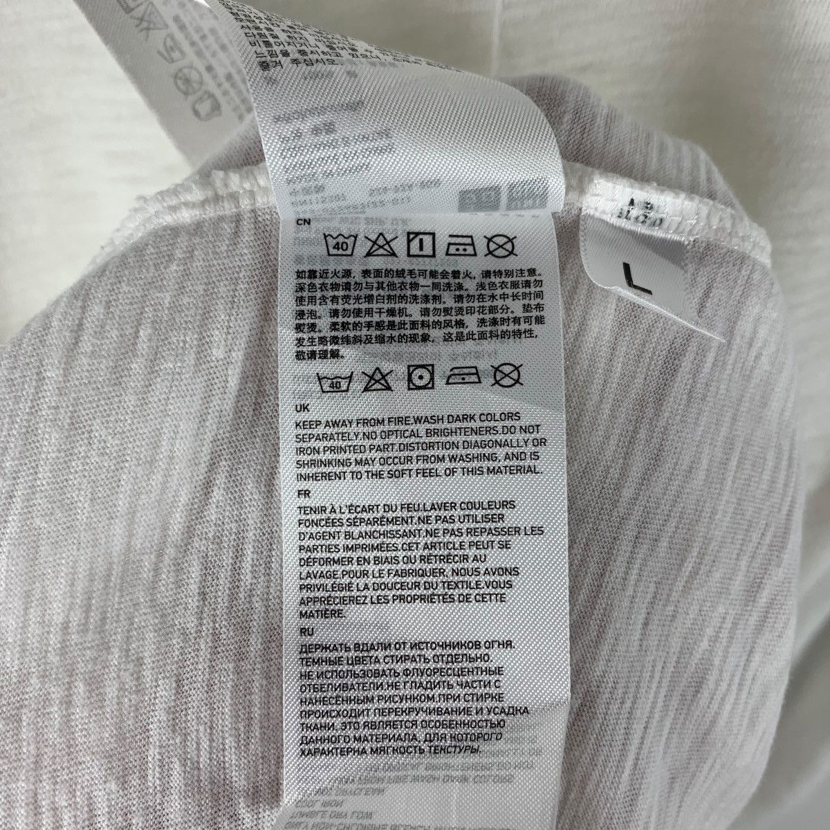 Japanese Brand × Undercover × Uniqlo UNIQLO X UNDERCOVER skull printed tee Size US L / EU 52-54 / 3 - 13 Thumbnail