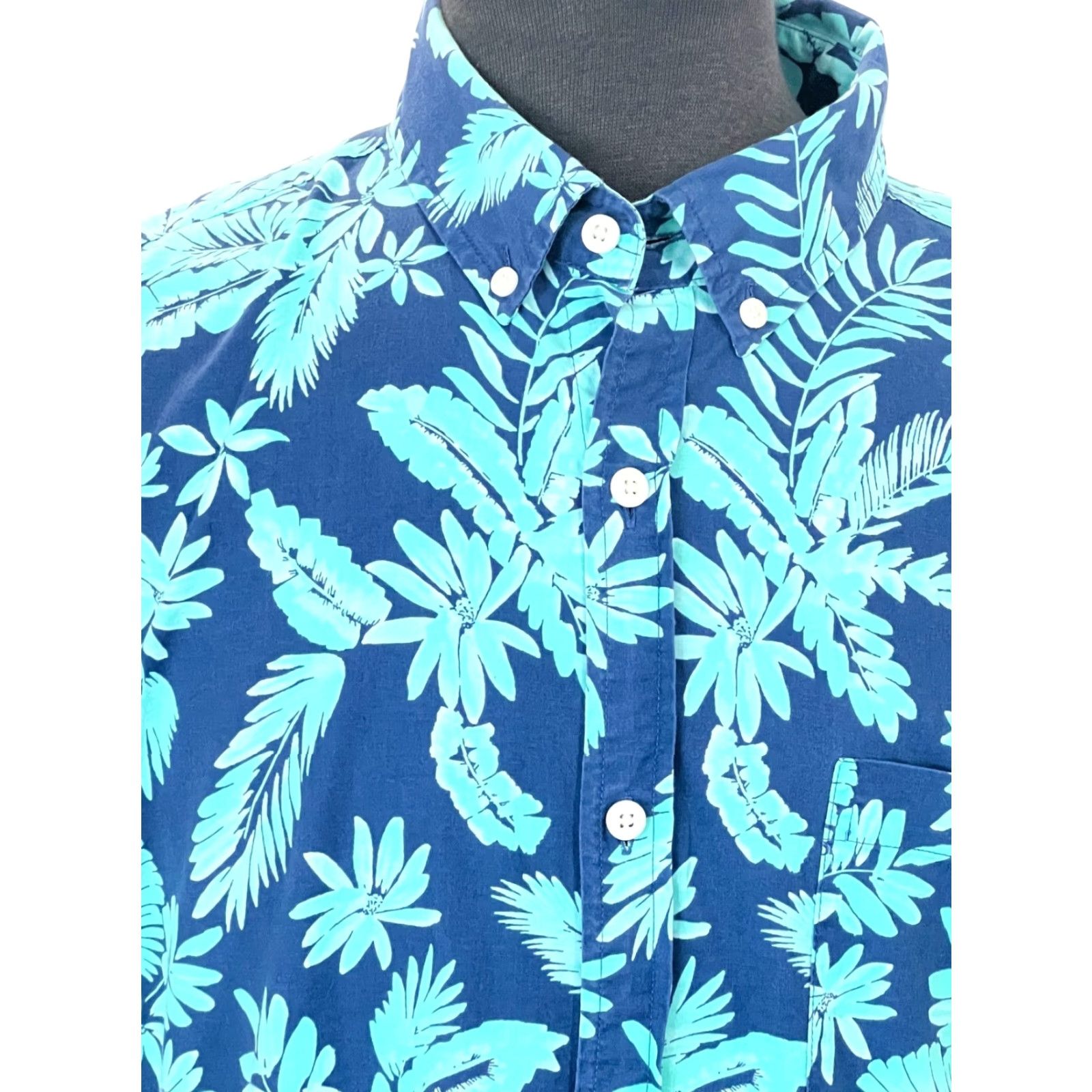 Vineyard Vines Vineyard Vines Murray Hawaiian Shirt Slim Fit Mens Large Blue Floral Tropical Slimming Shirt Button-Up Short Sleeve Size US L / EU 52-54 / 3 - 2 Thumbnail
