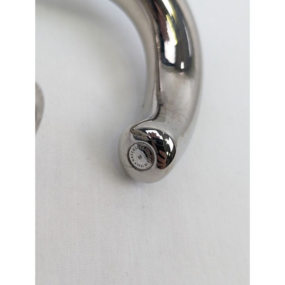 Balenciaga o1rshd1 Size: OS / C Shaped Bracelet in Silver Size ONE SIZE - 5 Thumbnail