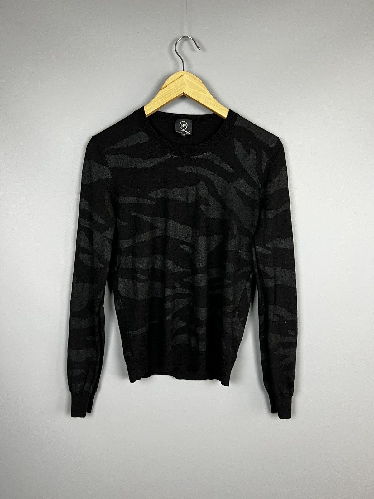 Alexander McQueen MCQ Alexander McQueen black camouflage long sleeve sweater Size M / US 6-8 / IT 42-44 - 1 Thumbnail