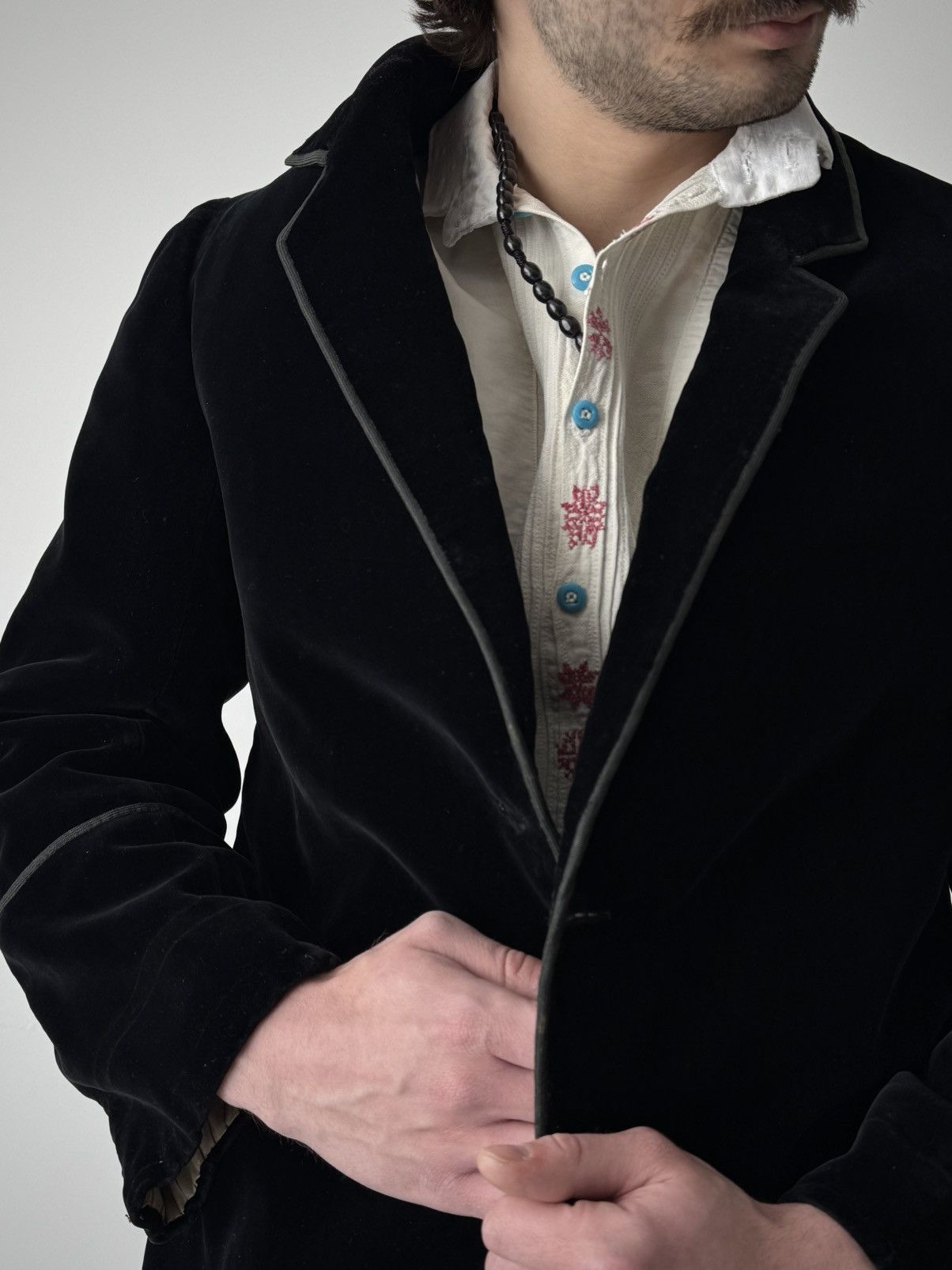 Vintage Early 20th Century Velvet Smoking Jacket Size US M / EU 48-50 / 2 - 3 Thumbnail
