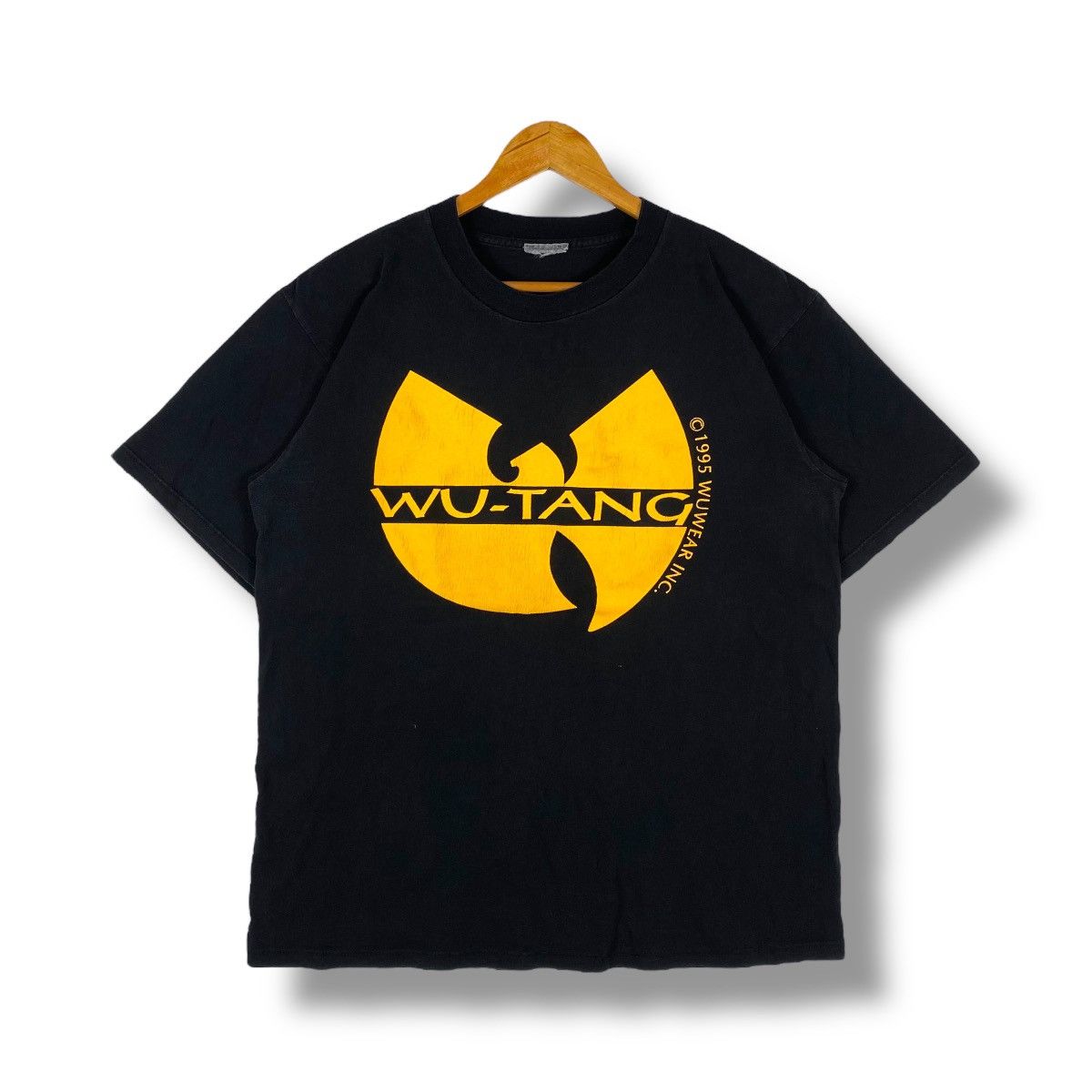 Vintage OG! Vintage 1995 Wu-Wear WU-TANG CLAN Logo Hip-Hop Group Tee Size US L / EU 52-54 / 3 - 1 Thumbnail
