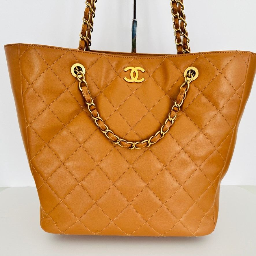 Chanel Chanel CC Chain Tote Quilted Leather Tan Brown Handle Purse Size ONE SIZE - 2 Thumbnail