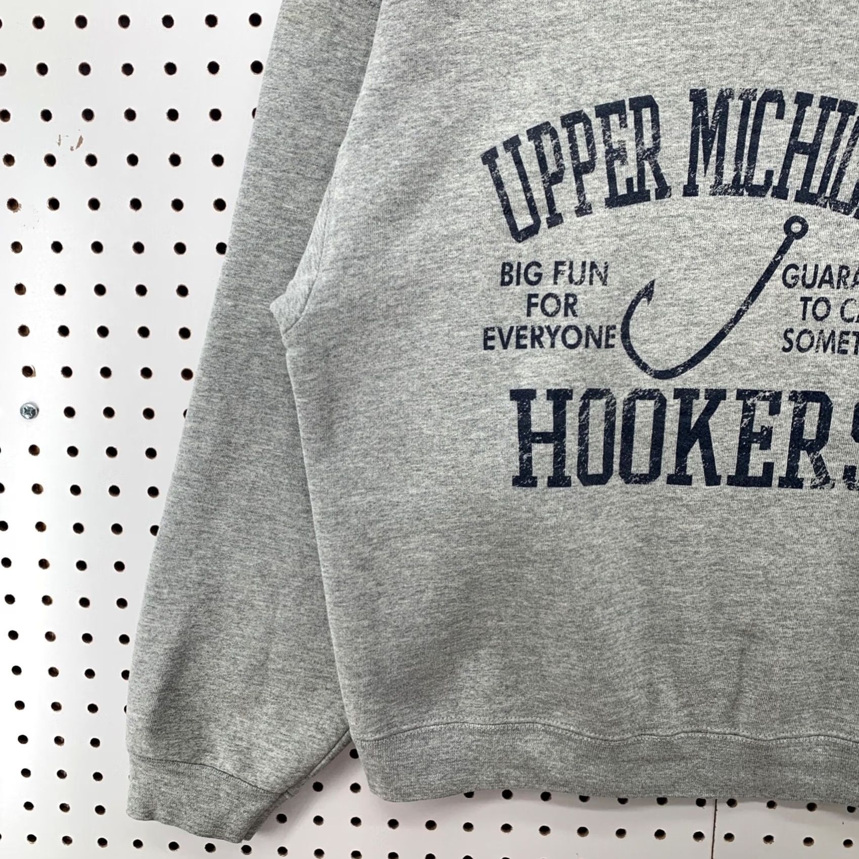 Fruit Of The Loom Vintage Michigan Fishing Sweatshirt Mens Fits Small Pullover Funny Gray 20.5x24 Size US M / EU 48-50 / 2 - 4 Thumbnail