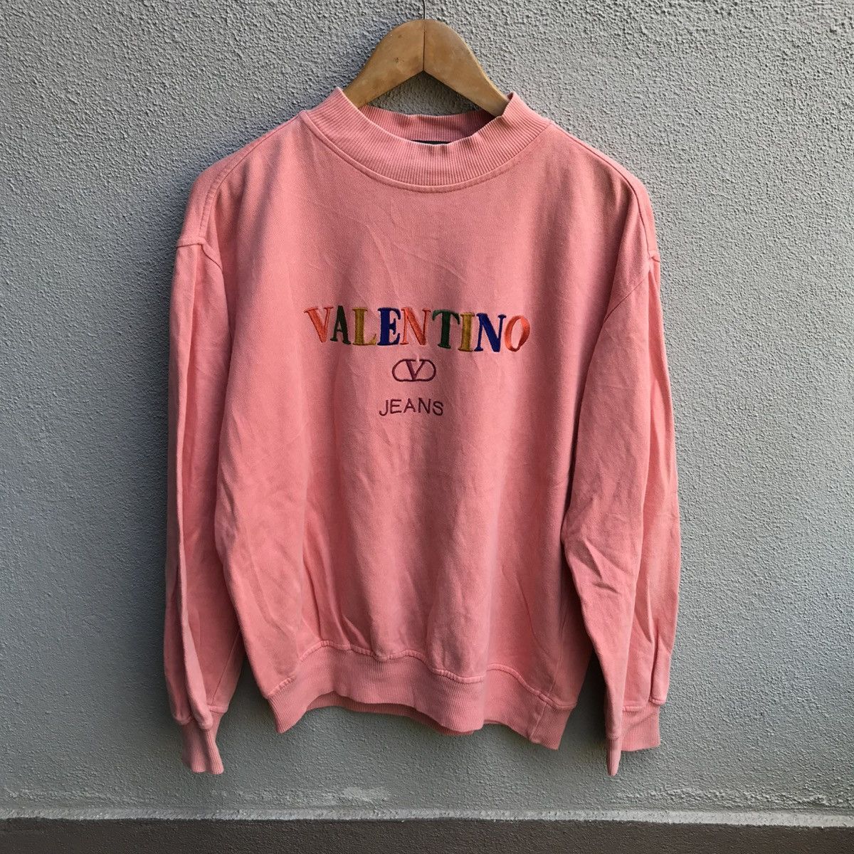 Valentino × Vintage Vintage VALENTINO spellout biglogo crewneck Size US L / EU 52-54 / 3 - 1 Thumbnail