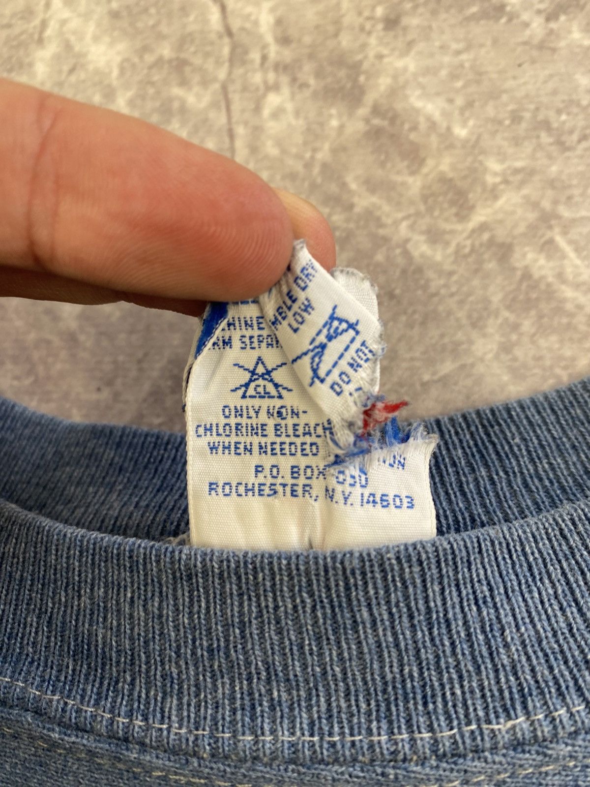 Champion Champion Reverse Weave 90’s Vintage Sweatshirt Size: M Size US M / EU 48-50 / 2 - 4 Thumbnail