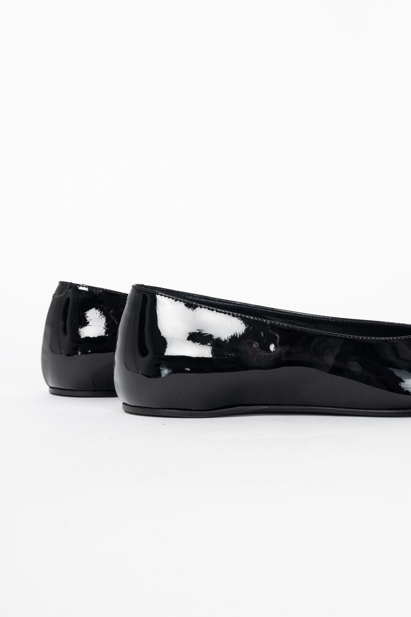 Toteme Toteme "The Patent Asymmetric" Pointed-Toe Ballet Flats Size US 8.5 / IT 38.5 - 7 Thumbnail
