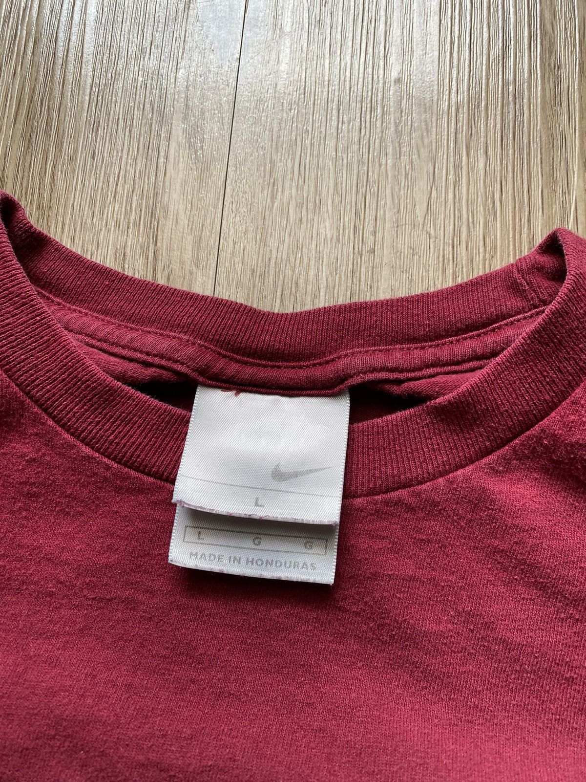 Nike Vintage 00s Nike Center Logo Spell Out Tee Size US L / EU 52-54 / 3 - 4 Thumbnail