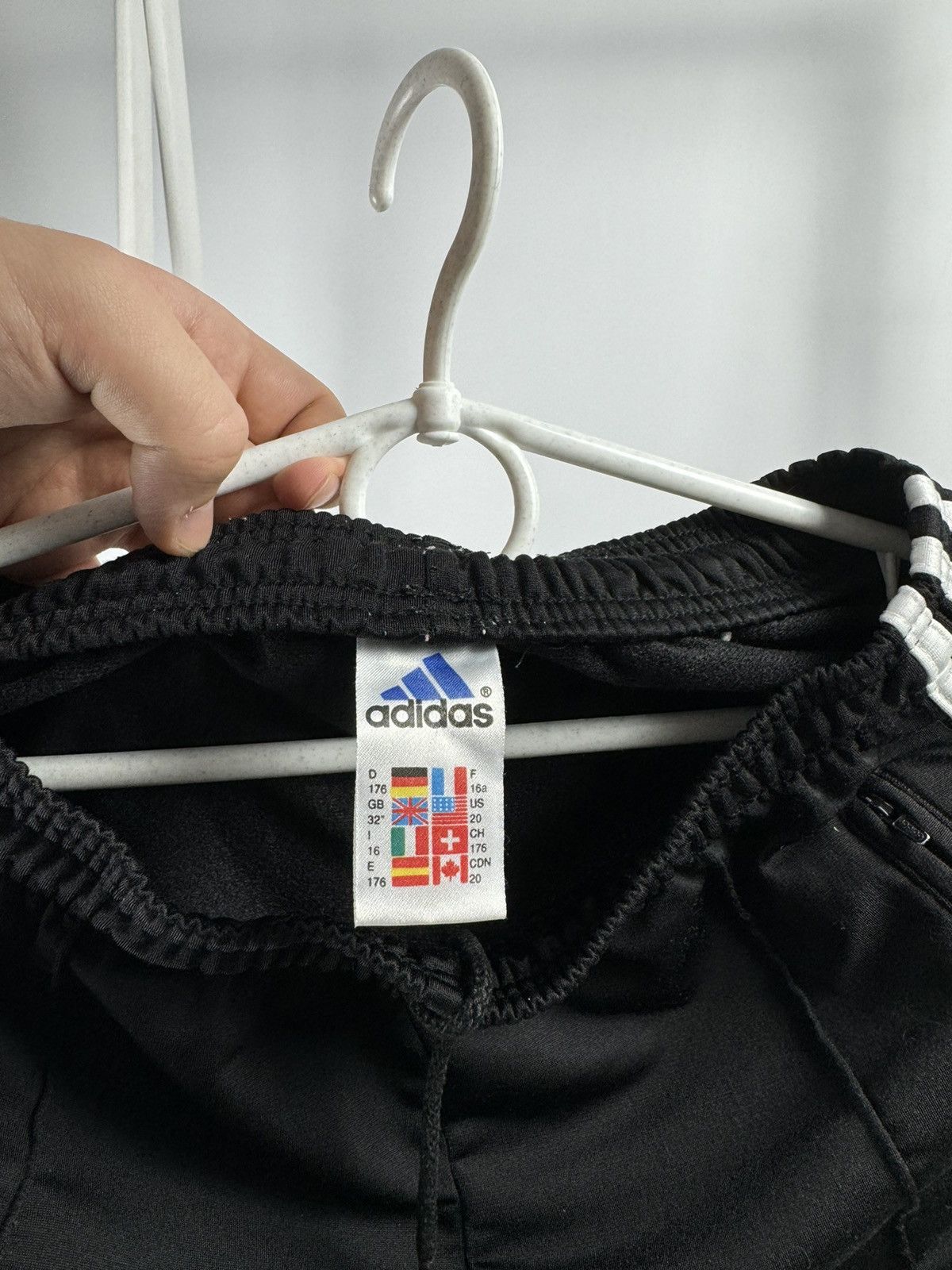 Adidas Vintage Adidas Shorts Size US 32 / EU 48 - 6 Thumbnail