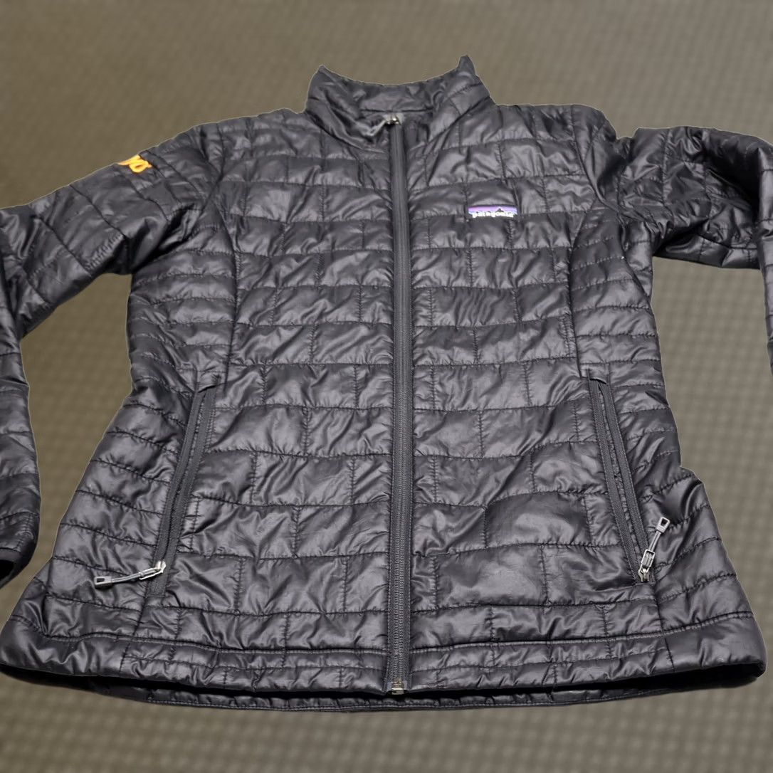 Patagonia Patagonia Nano Puff Jacket Women Small Black Quilted Insulated Zip Full Zip Packable Logo Size S / US 4 / IT 40 - 1 Thumbnail