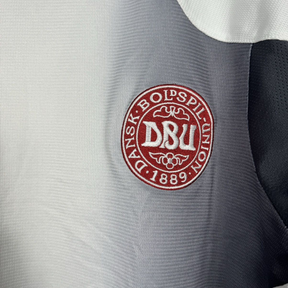 Vintage Adidas Denmark 2004 Soccer Jersey Size US M / EU 48-50 / 2 - 5 Thumbnail