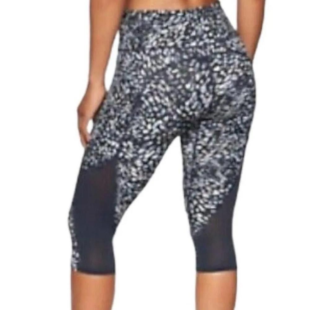 Designer Athleta l Spotty Up For Anything Crop Leggings XS Size 26" / US 2 / IT 38 - 2 Thumbnail