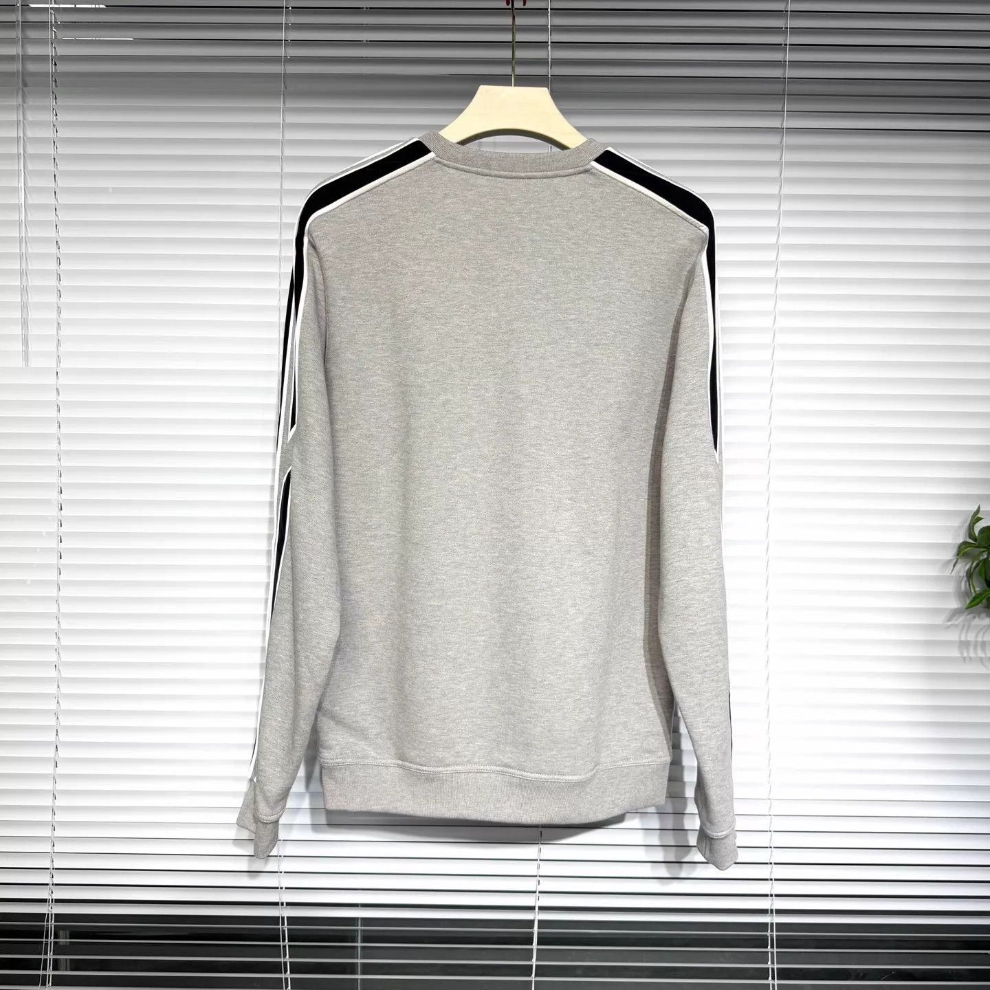 Hermes Gray Long Sleeve Sweatshirt with Striped Sleeves Size US M / EU 48-50 / 2 - 2 Thumbnail