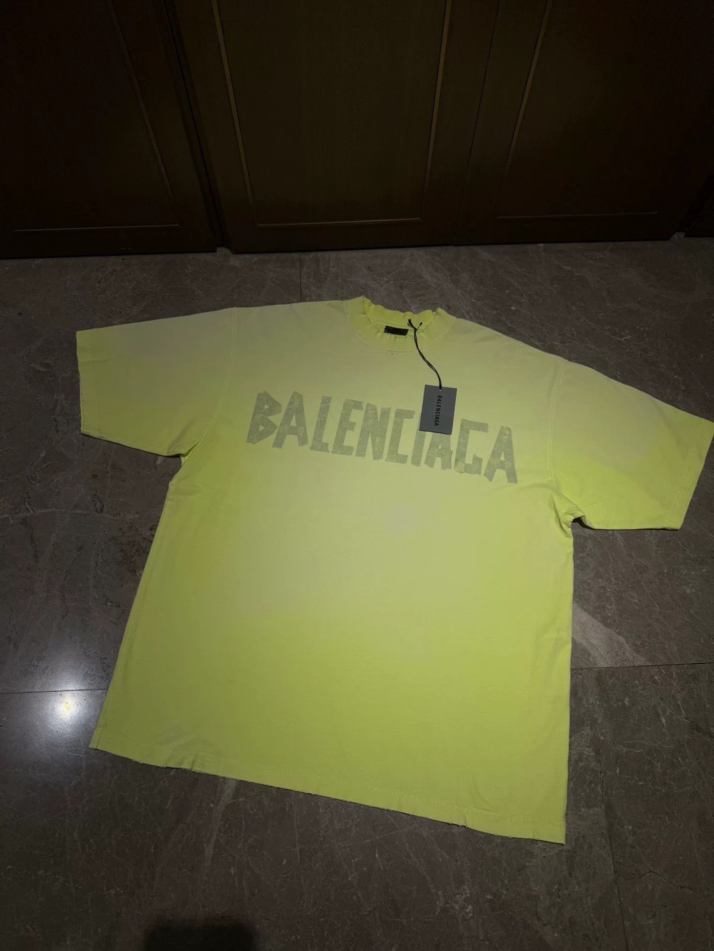 Balenciaga Balenciaga Retro Yellow T-Shirt M Men Size US M / EU 48-50 / 2 - 1 Thumbnail