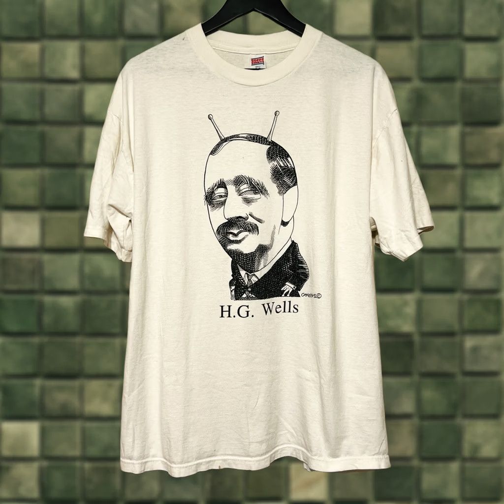 Soffe VINTAGE HG Wells Author Caricature T Shirt 1992 Soffe XL USA White Men 90s Shirt Size US XL / EU 56 / 4 - 1 Thumbnail