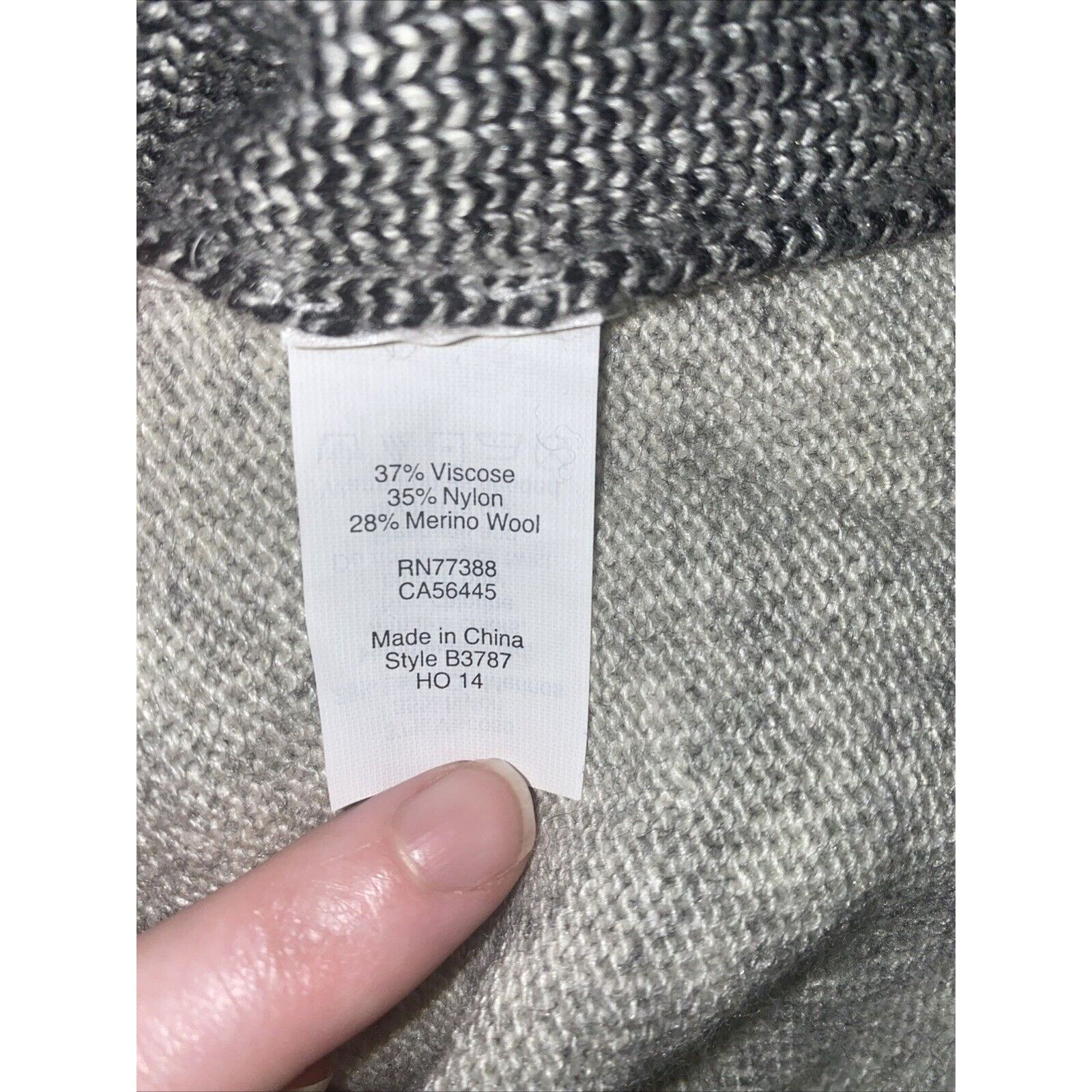 J.Crew J. CREW Intarsia Ski Scene Sweater Size Small Gray Black Size S / US 4 / IT 40 - 5 Thumbnail