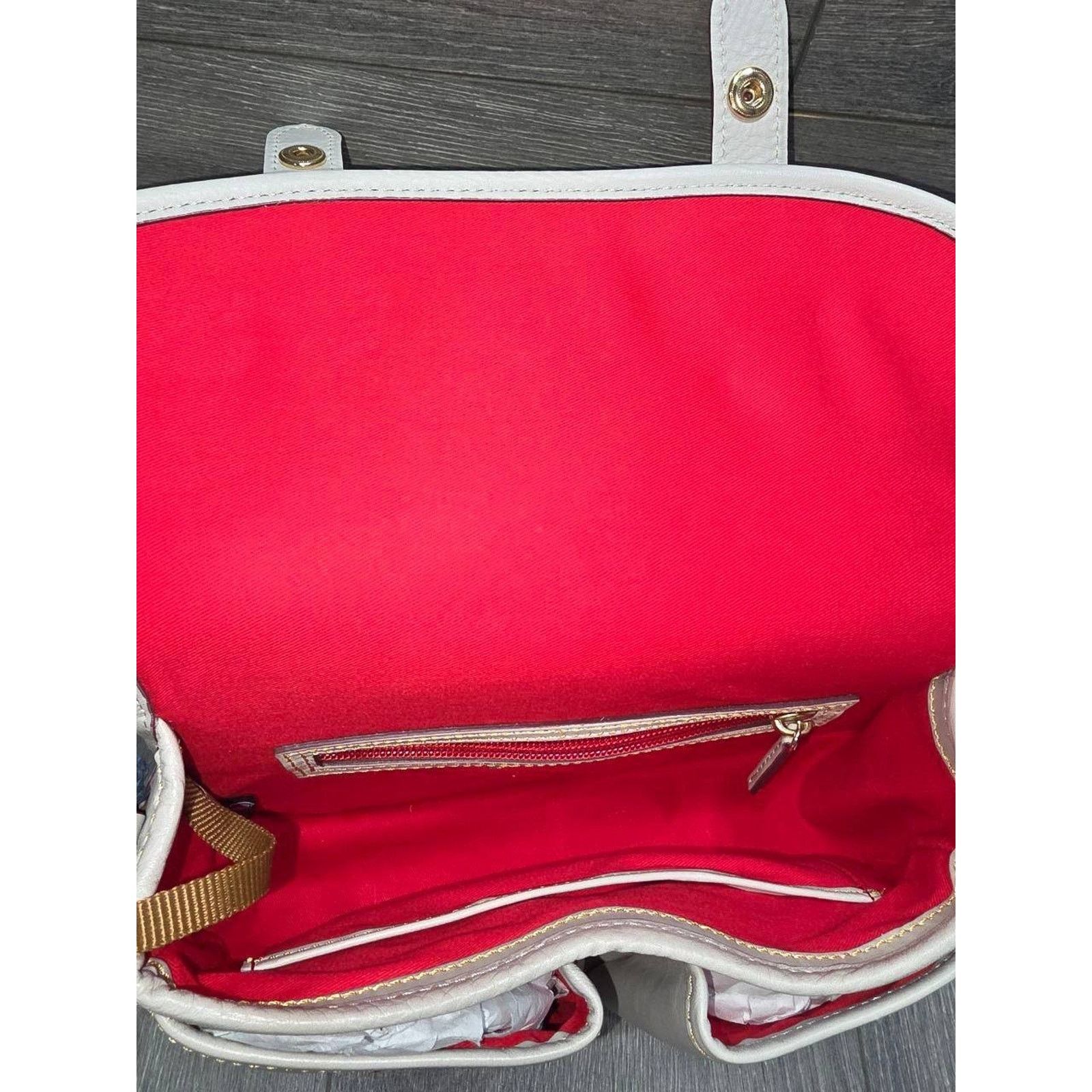 Dooney & Bourke Dooney & Bourke Florentine Bucket Bag Purse Ecru bag B000554 Size ONE SIZE - 3 Thumbnail