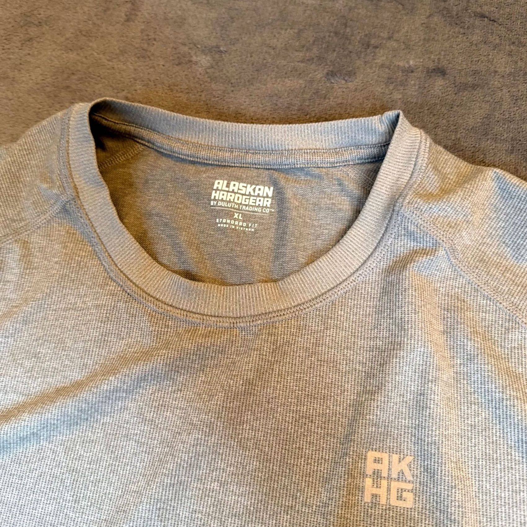 Duluth Trading Company Duluth Trading Co Alaskan Hardgear Mens XL Gray Long Sleeve Performance Shirt Size US XL / EU 56 / 4 - 2 Thumbnail