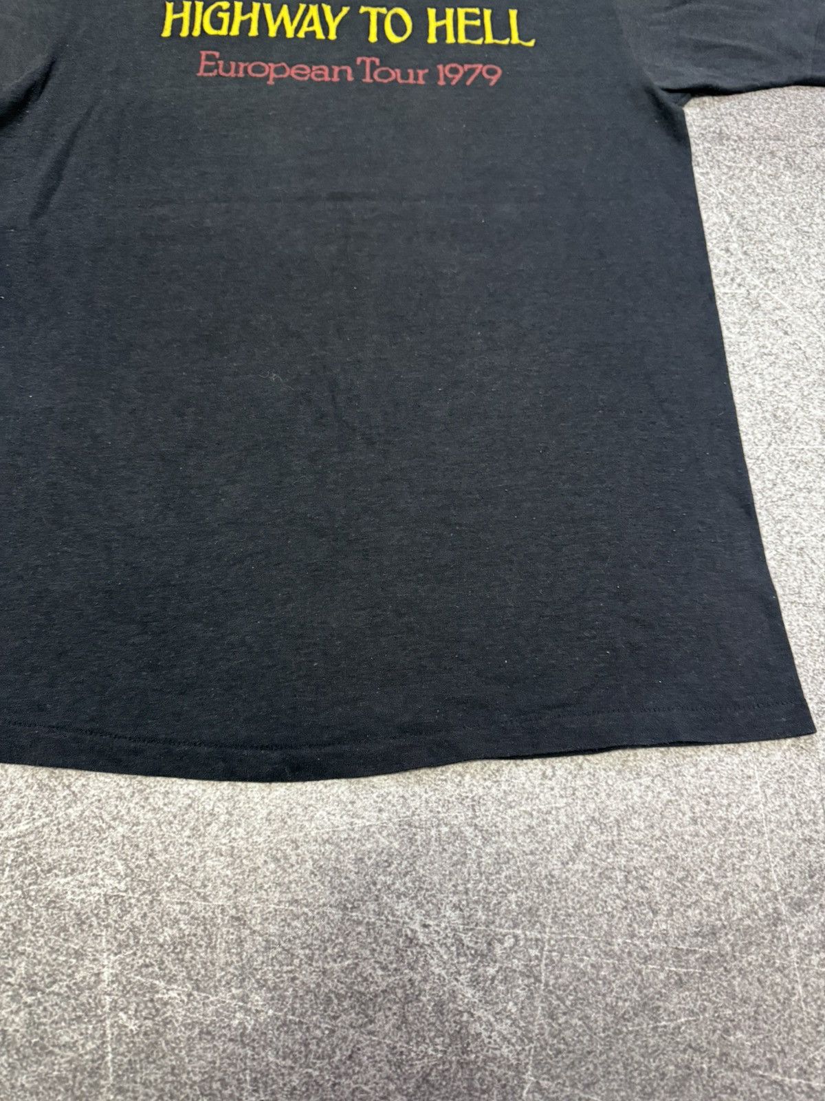 Band Tees Vintage 1979 T Shirt Highway To Hell European Tour T Shirt Size US M / EU 48-50 / 2 - 18 Thumbnail