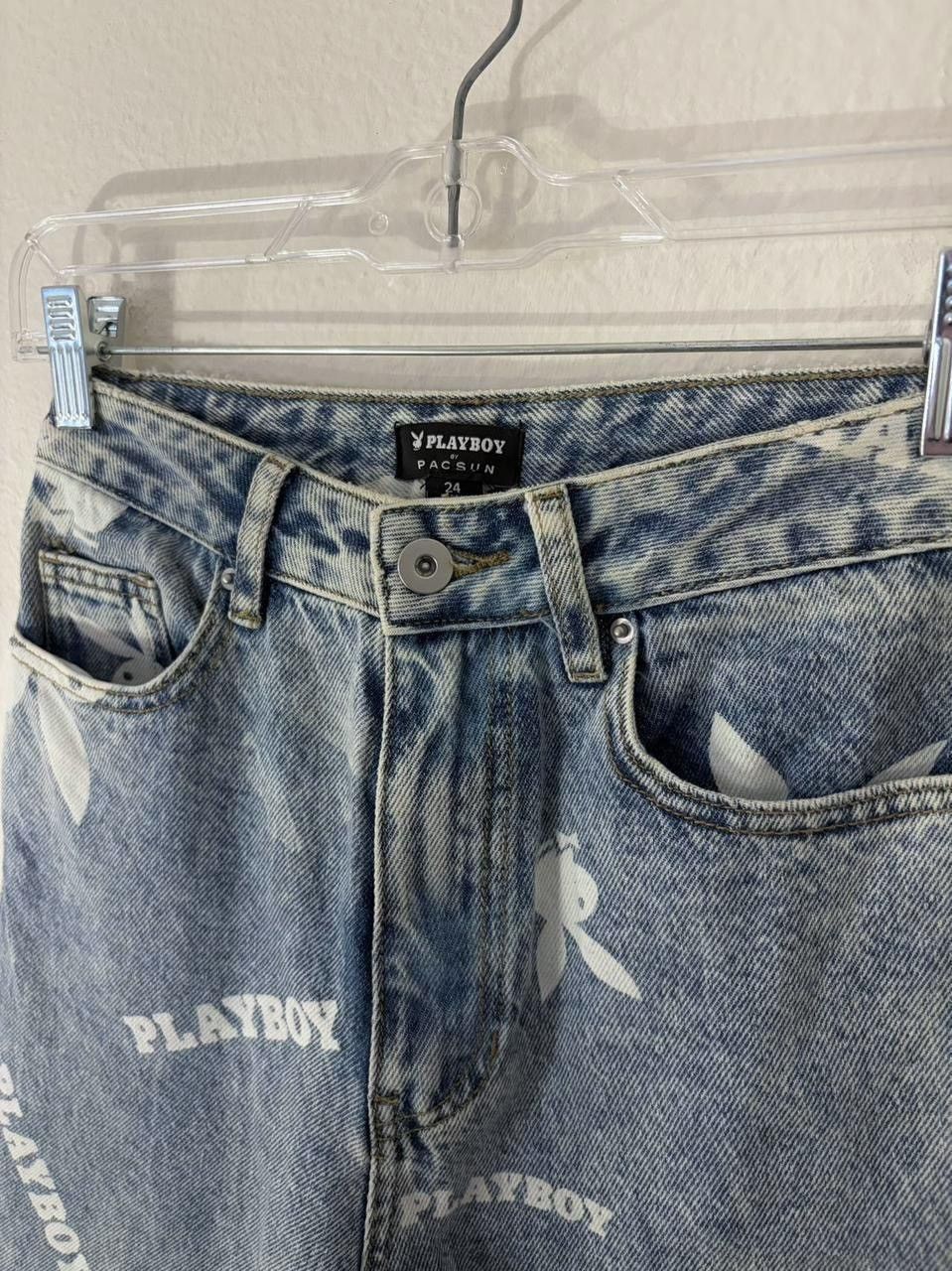 Playboy playboy 90s boyfriend jeans medium wash NWOT Size 24" / US 00 / IT 34 - 4 Thumbnail