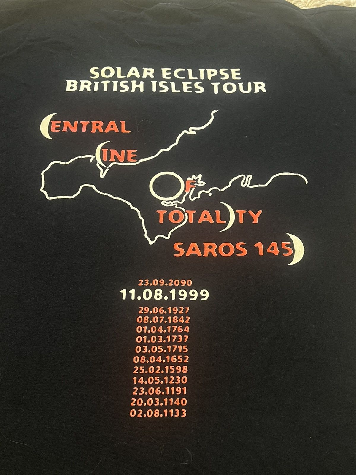 Vintage Vintage 1999 Solar Eclipse British Isles tour Rare crazy tee Size US M / EU 48-50 / 2 - 4 Thumbnail