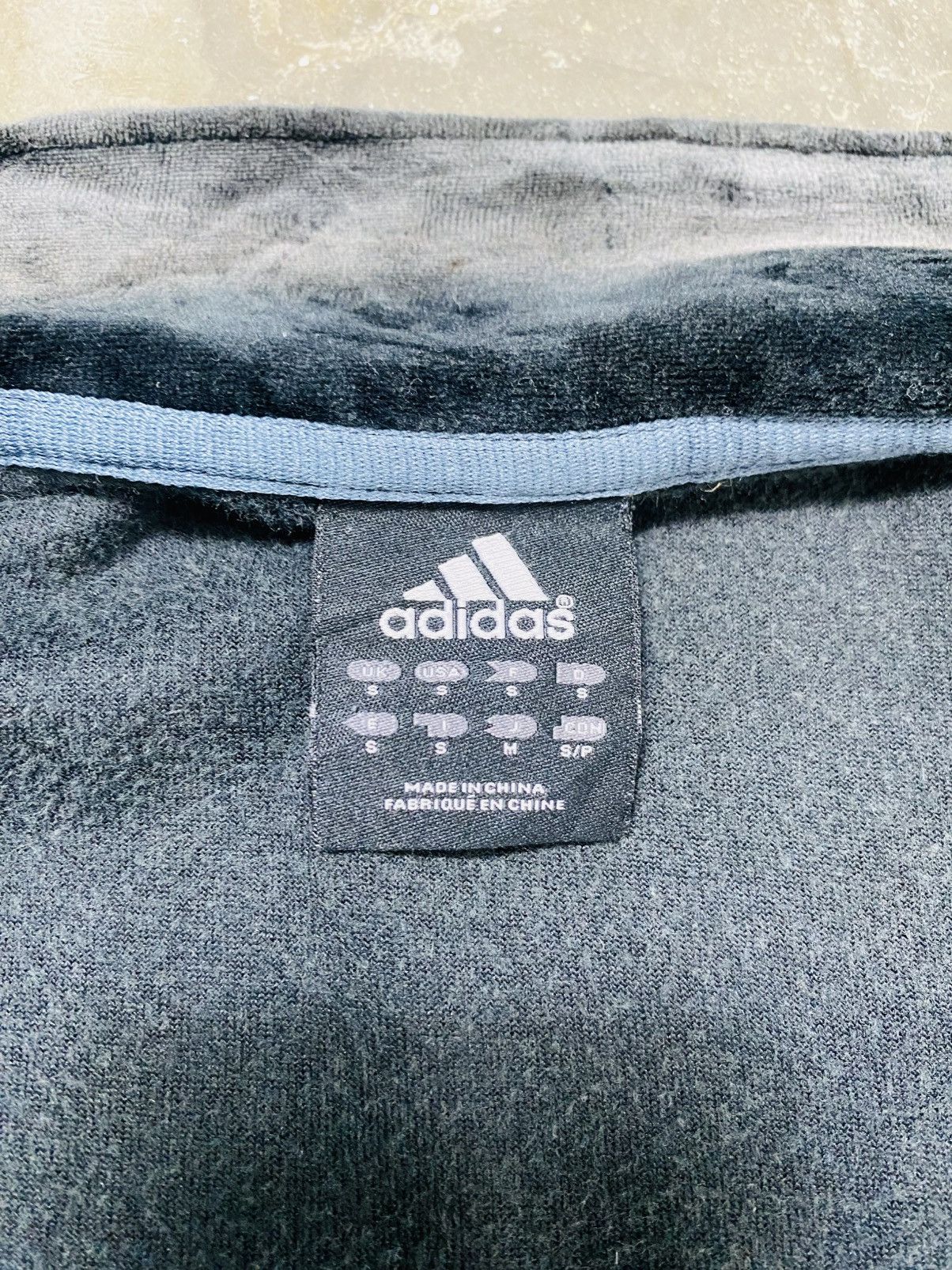 Adidas Vintage Adidas Velvet Jacket Sweater Size US S / EU 44-46 / 1 - 14 Thumbnail
