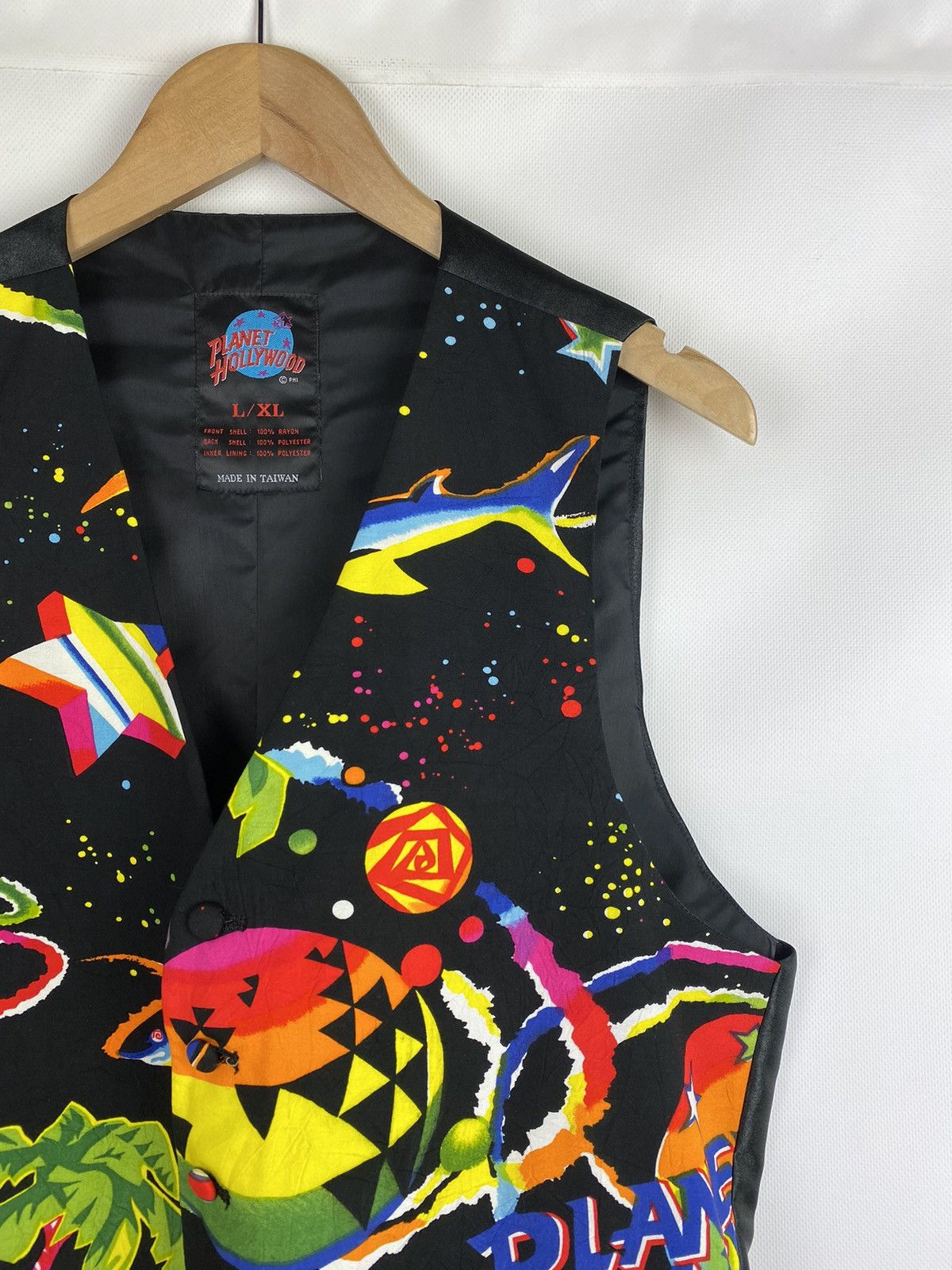 Planet Hollywood Planet Hollywood vintage overprinted art vest gilet Size US L / EU 52-54 / 3 - 5 Thumbnail