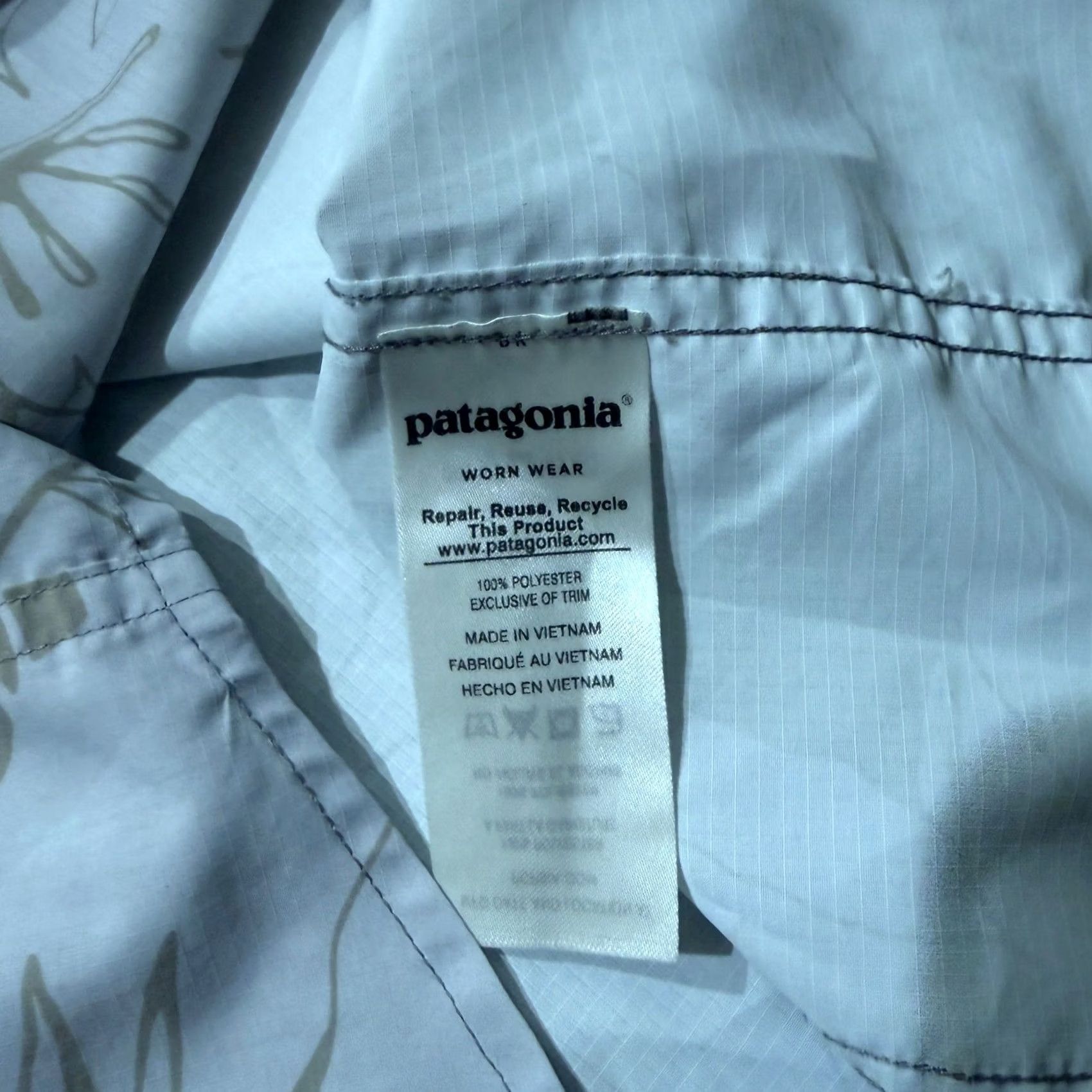 Patagonia Patagonia Shirt Mens L Floral Hawaiian Fishing Lighweight 54234 Sol Patrol C4-1 Size US L / EU 52-54 / 3 - 4 Thumbnail