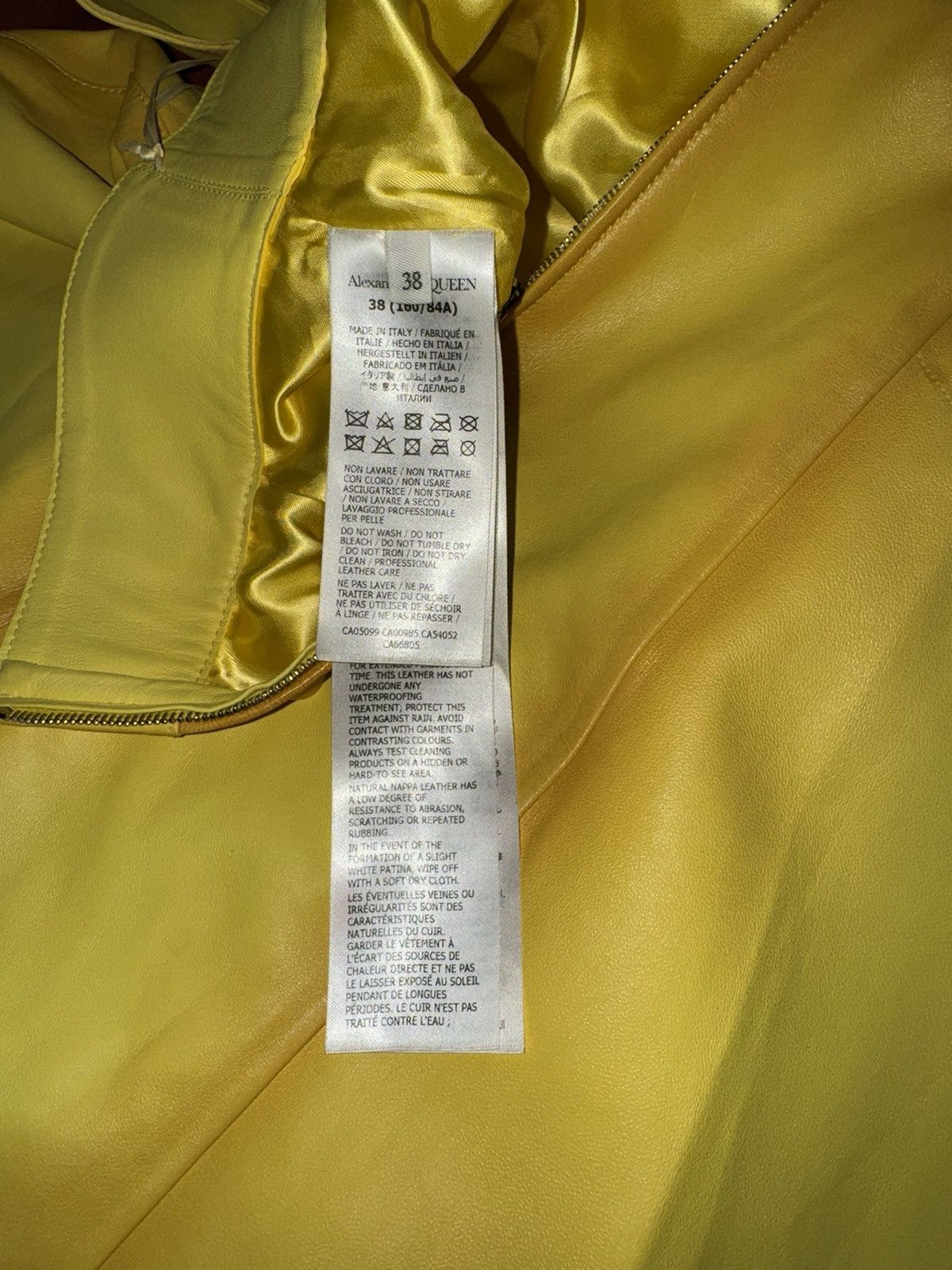 Alexander McQueen Alexander McQueen yellow leather dress, size XS Size XS / US 0-2 / IT 36-38 - 14 Thumbnail