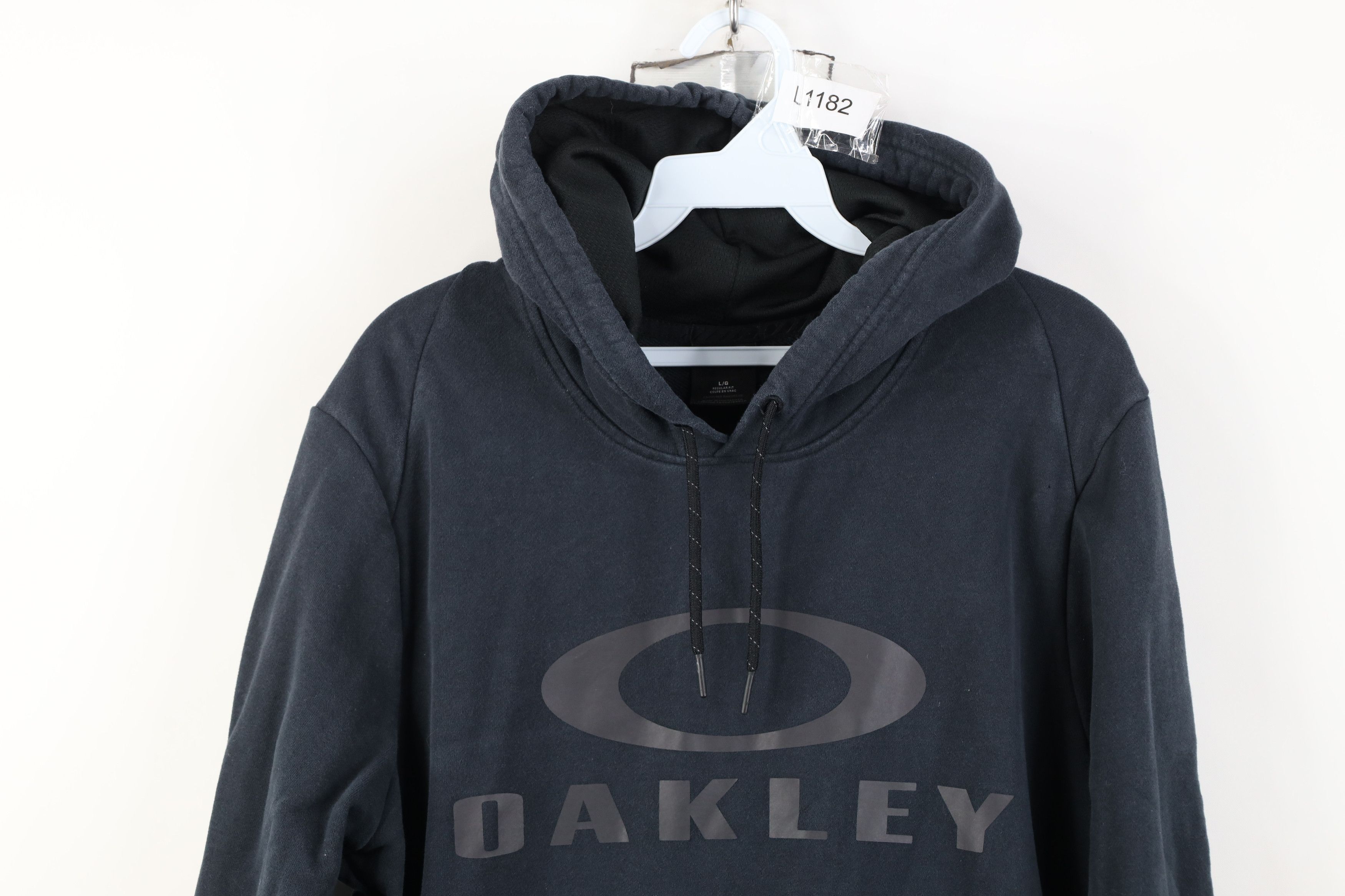 Oakley Vintage Y2K Oakley Fit Spell Out Big Logo Hoodie Sweatshirt Size US L / EU 52-54 / 3 - 2 Thumbnail