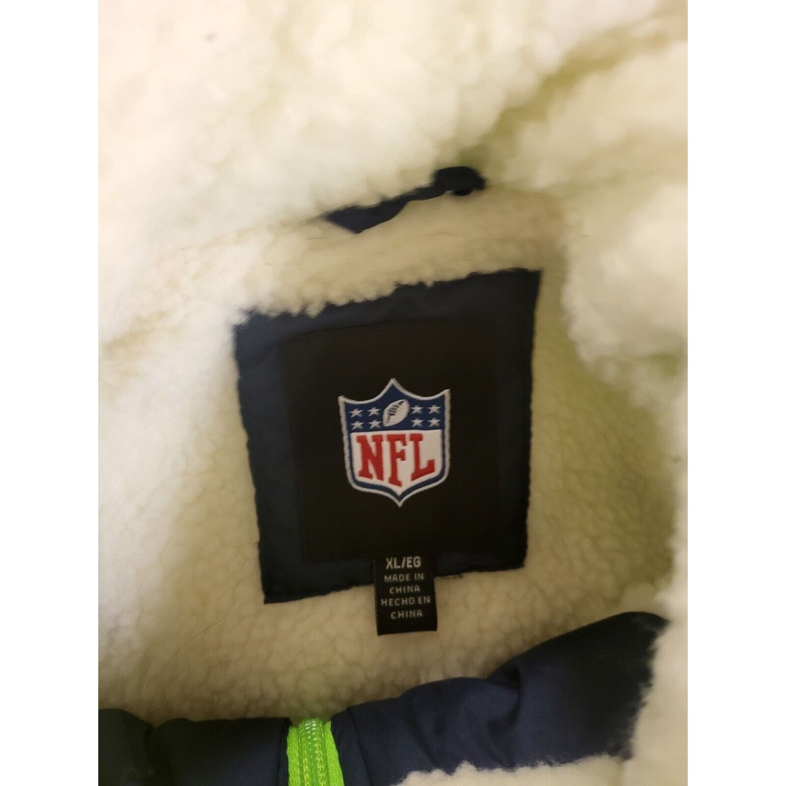 NFL Seattle SEAHAWKS Fleece Lined Winter Puffer Medium Weight Size US XL / EU 56 / 4 - 4 Thumbnail