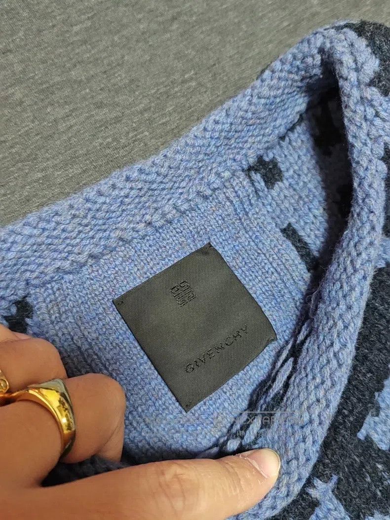 Givenchy Givenchy Heavyweight sweater Size US M / EU 48-50 / 2 - 4 Thumbnail