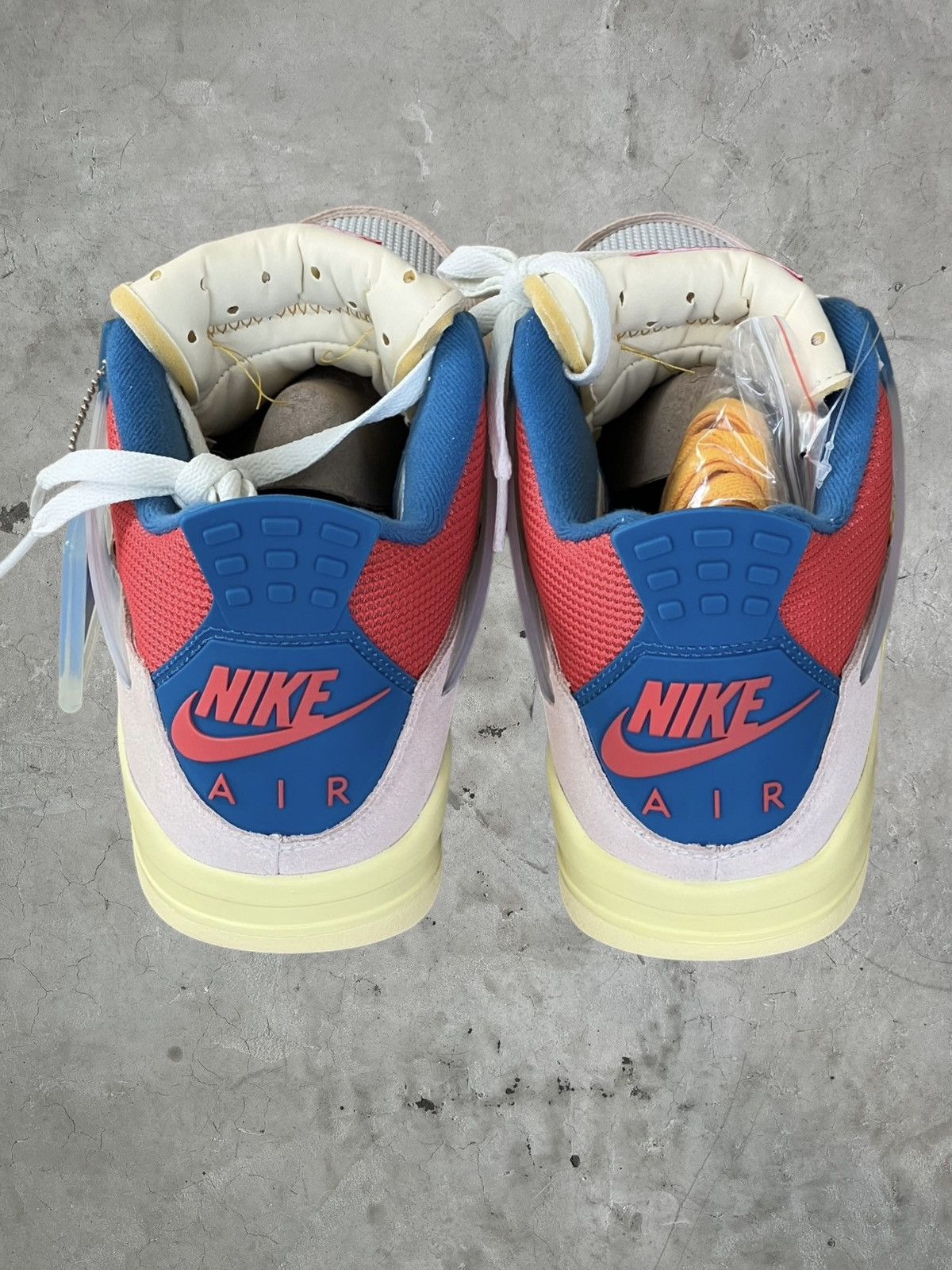 Jordan Brand Jordan 4 Retro x Union Guava Ice Size US 10.5 / EU 43-44 - 5 Thumbnail