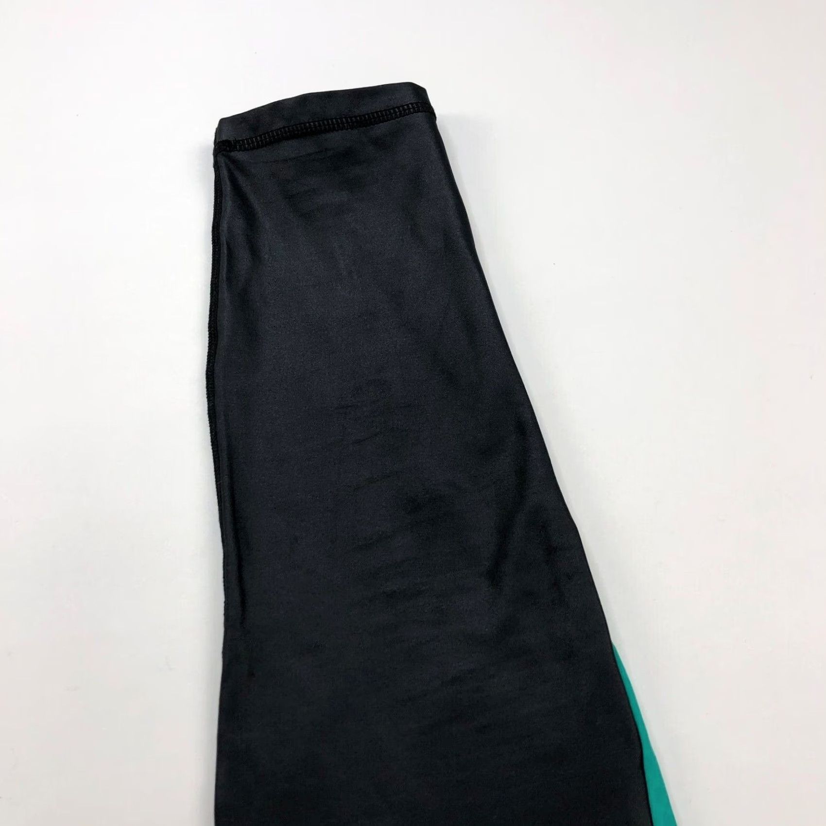 Vintage Zyia Active Leggings Black Green 8-10 28W 25L Athleisure Women S High Rise Ankle Solid 25 in Inseam Size 28" / US 6 / IT 42 - 2 Thumbnail