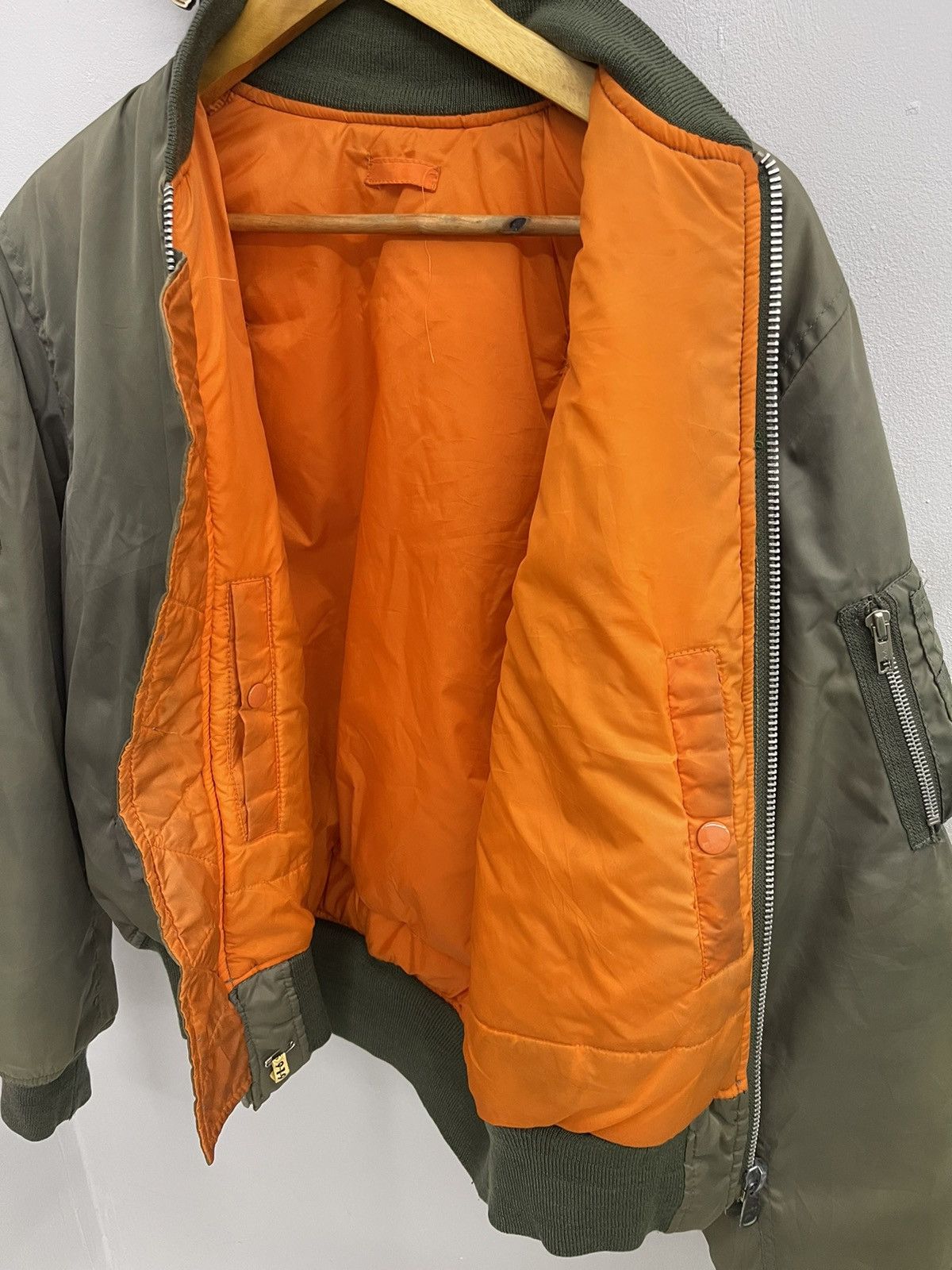 Alpha Industries Vtg Alpha Industries MA-1 Bomber Jacket Lion Patch Size US M / EU 48-50 / 2 - 10 Thumbnail
