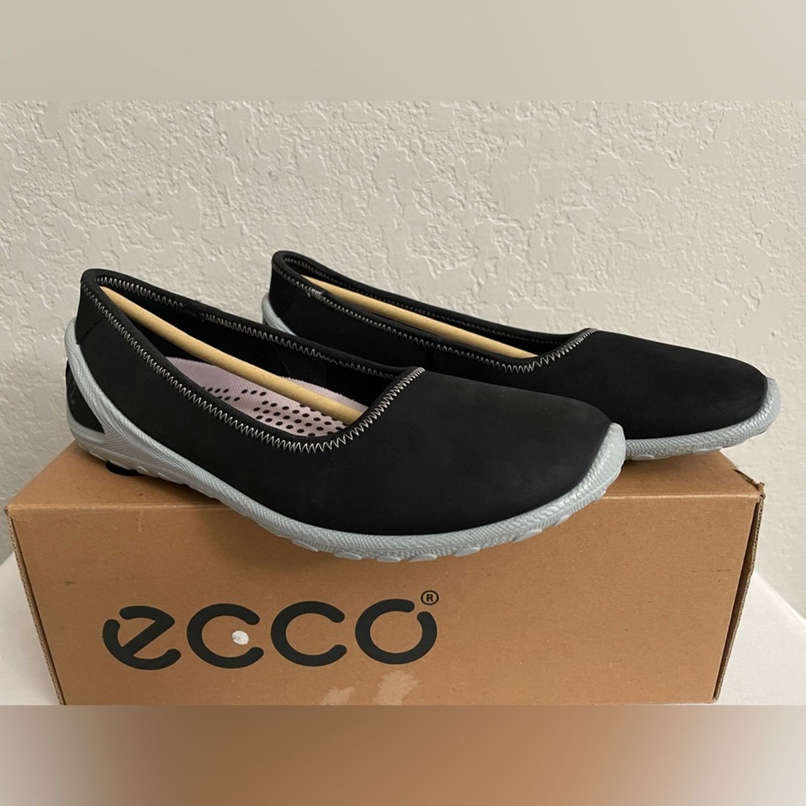 Ecco ECCO Womens Biom Lite Skimmer Ballerina Black EU 37 US 6-6.5 Size US 6 / IT 36 - 2 Thumbnail