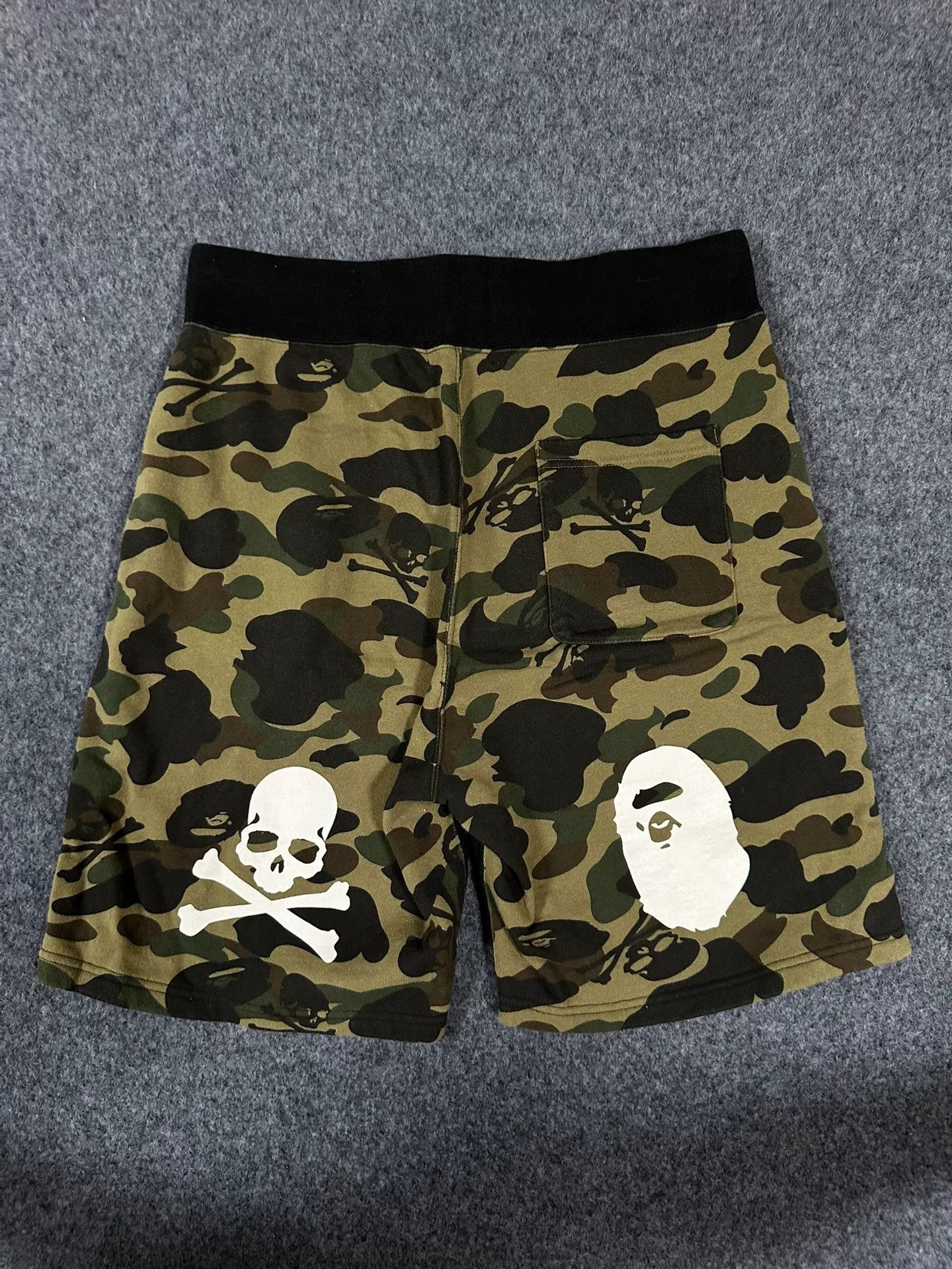 Bape × Mastermind Japan Bape Multi Shark Shorts Designer Size US 32 / EU 48 - 1 Thumbnail
