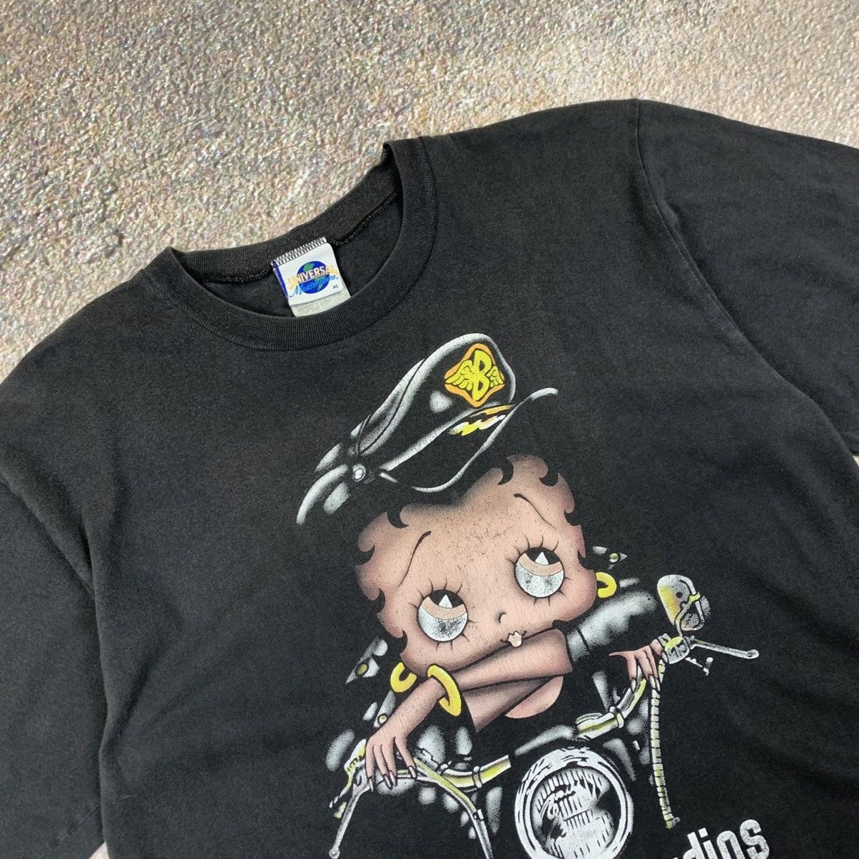 Universal Studios Vintage 90s Betty Boop Universal studios Black Faded T Shirt Size US L / EU 52-54 / 3 - 3 Thumbnail