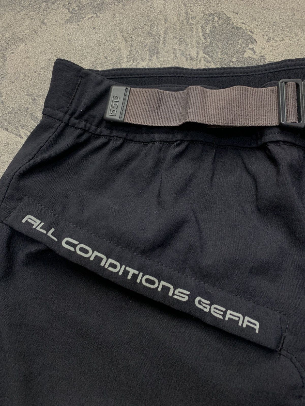 Nike ACG 🐍SOLD🐍 Y2k Nike ACG All Condition Gear Big Logo Shorts Size US 35 - 5 Thumbnail