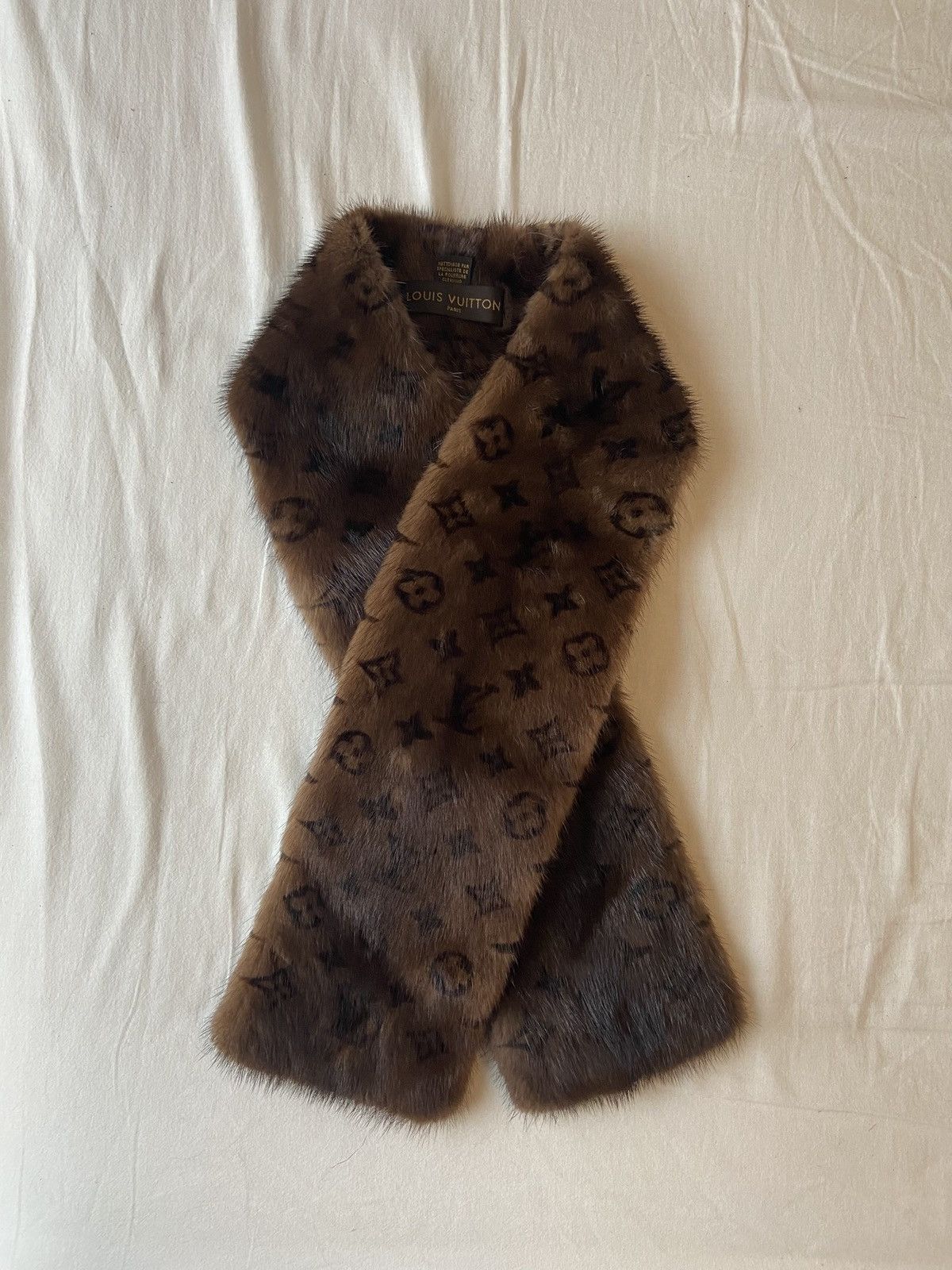 Louis Vuitton Louis Vuitton 2015 Monogram Mink Stole Size ONE SIZE - 4 Thumbnail