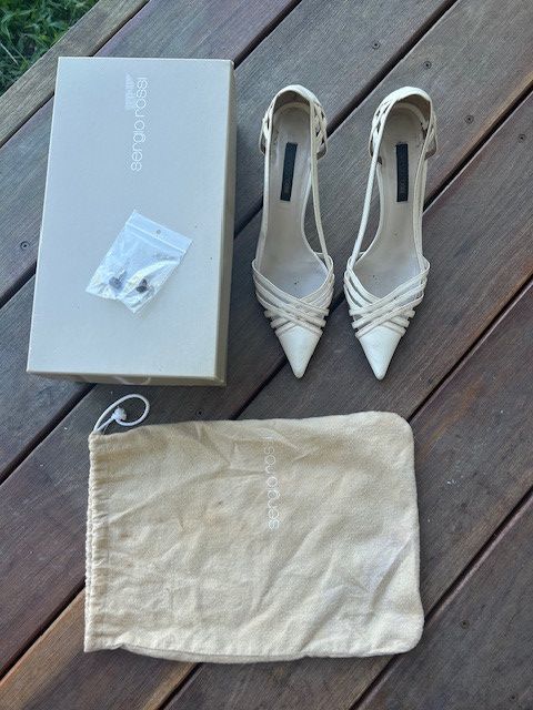 Sergio Rossi Sergio Rossi White Pumps Size US 9 / IT 39 - 9 Thumbnail