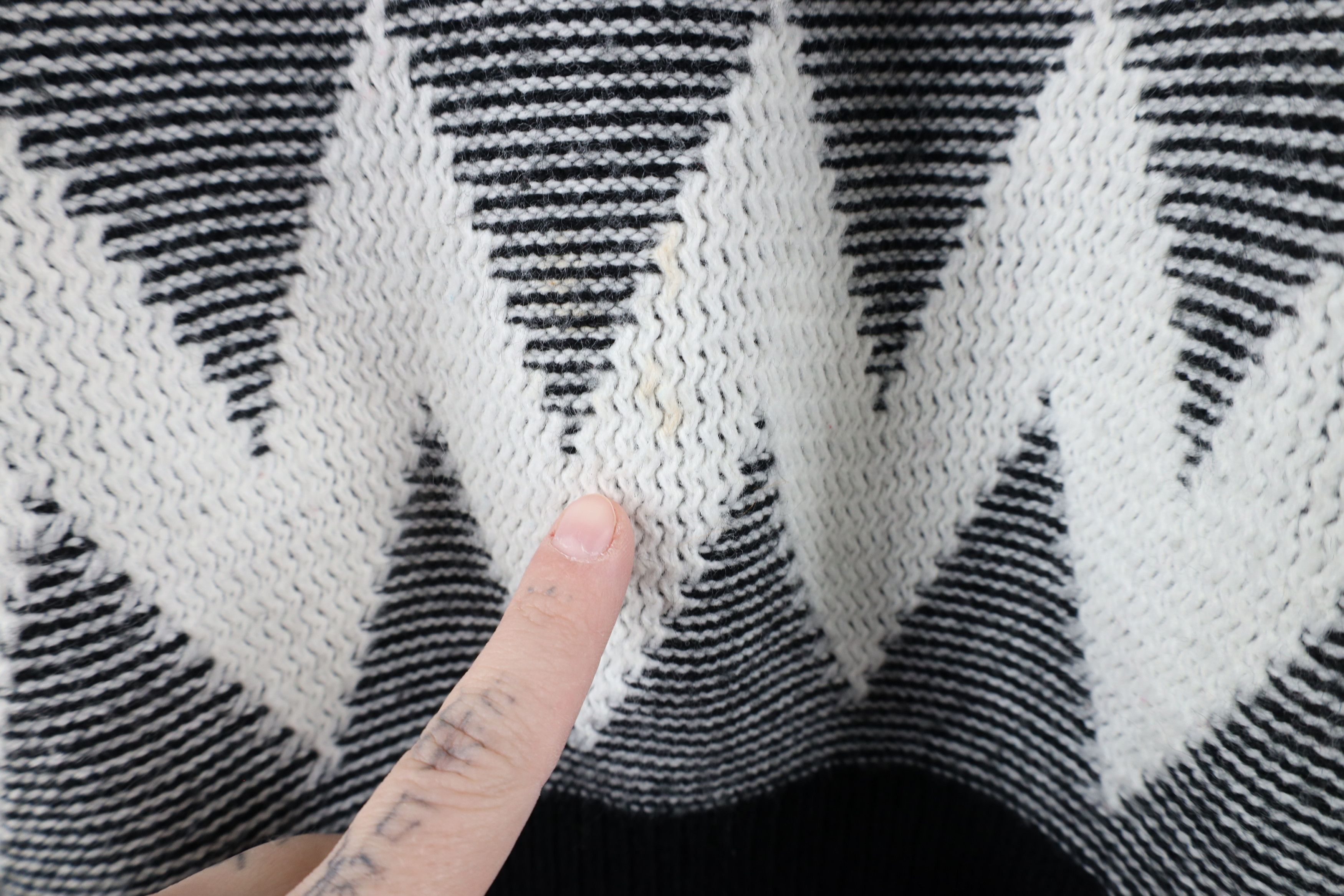 Vintage Vintage 90s Coogi Style Zig Zag Knit Crewneck Sweater USA Size L / US 10 / IT 46 - 5 Thumbnail