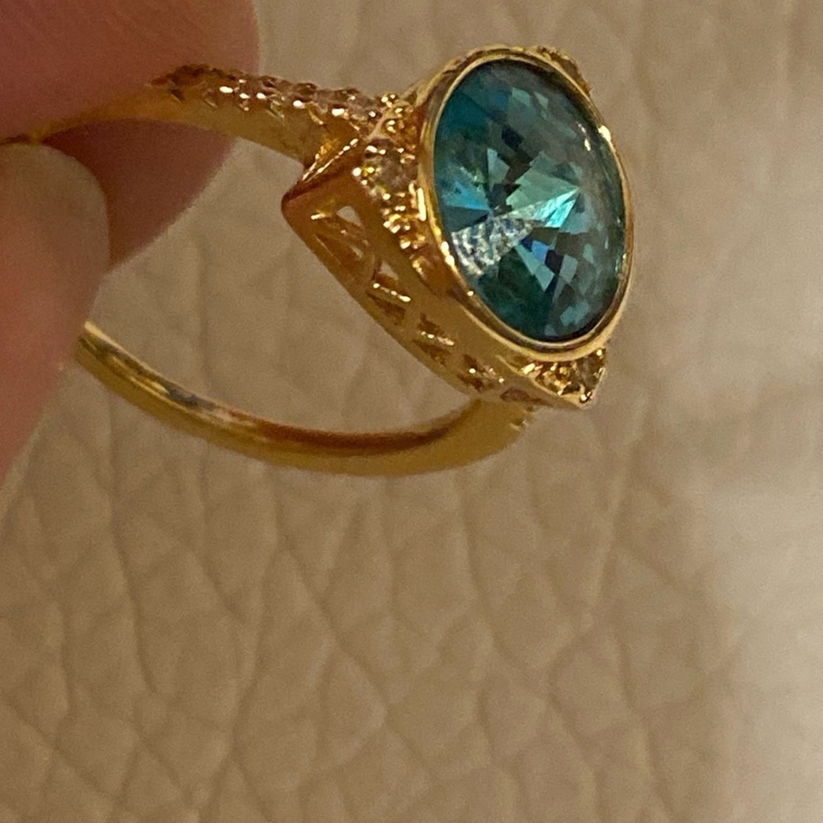 Other Vintage Gold Tone Statement Ring Blue Crystal Gem Size 7 Size ONE SIZE - 13 Thumbnail